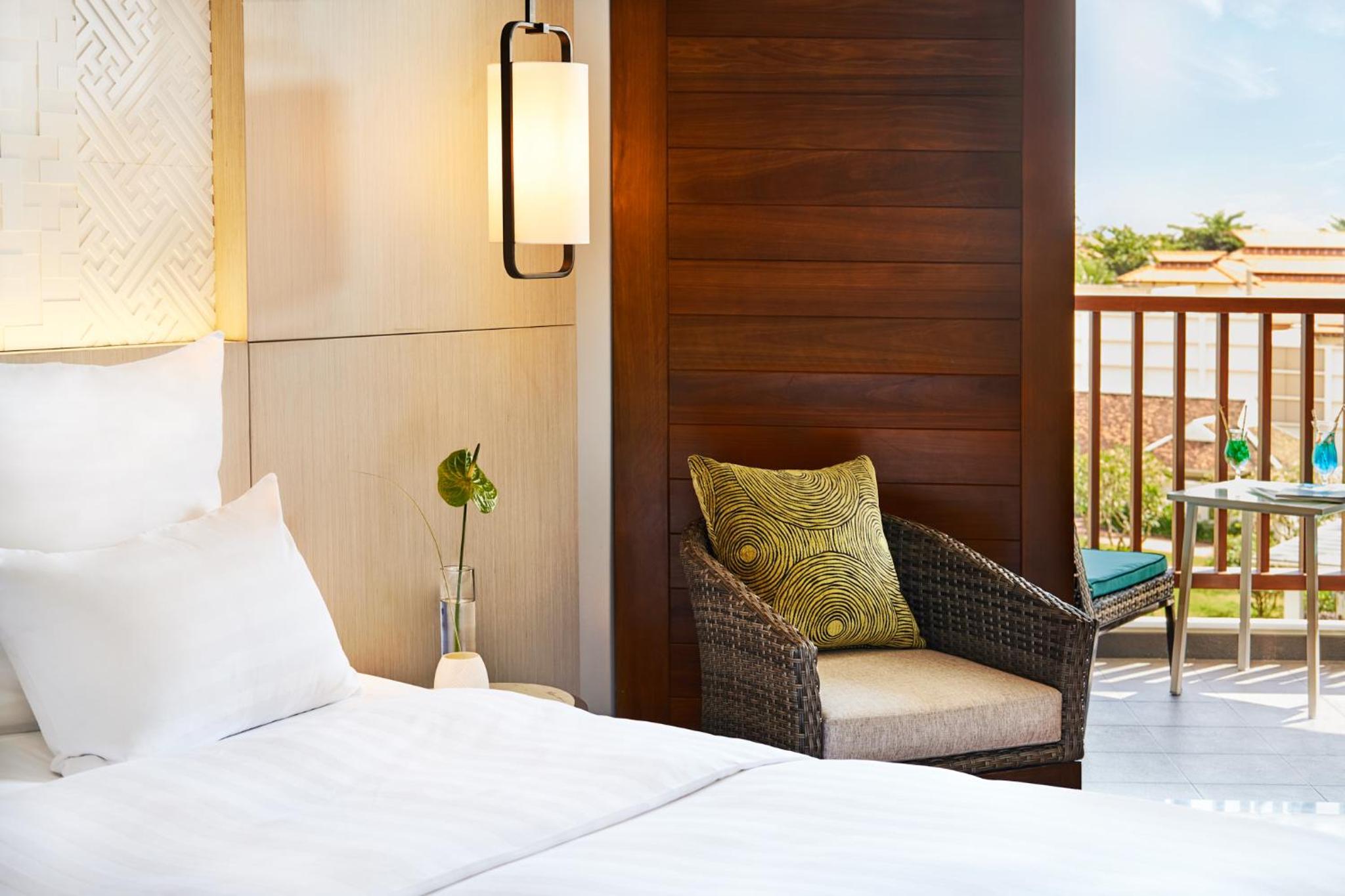 Deluxe Two Single Beds Room with Balcony - High Floor - Photo 4