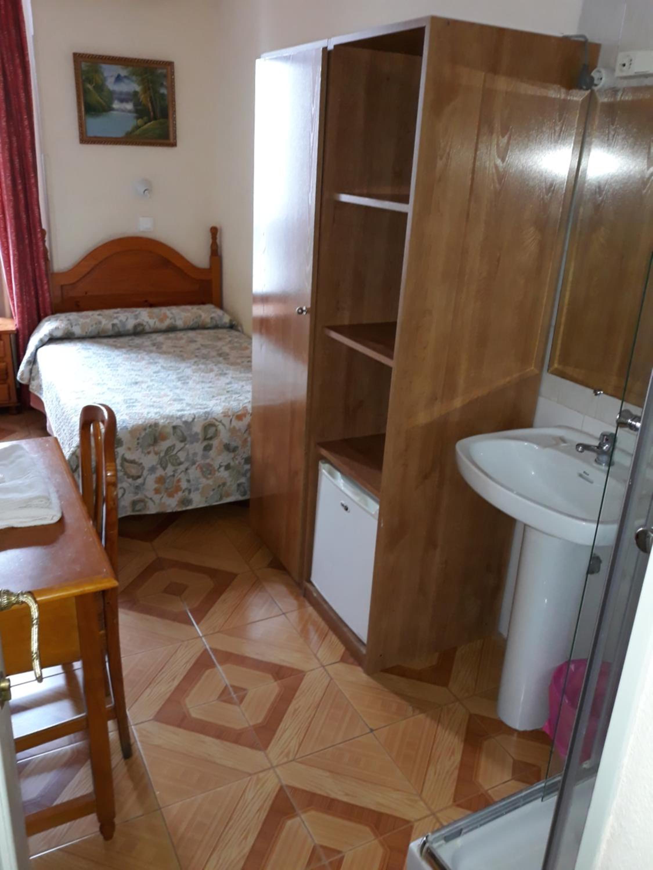Habitación doble con baño compartido