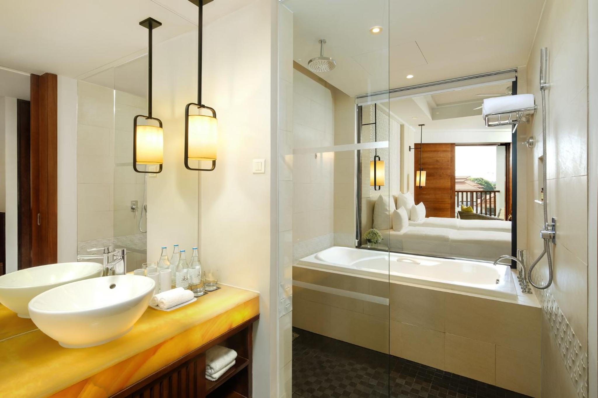 Deluxe Two Single Beds Room with Balcony - High Floor - Photo 5