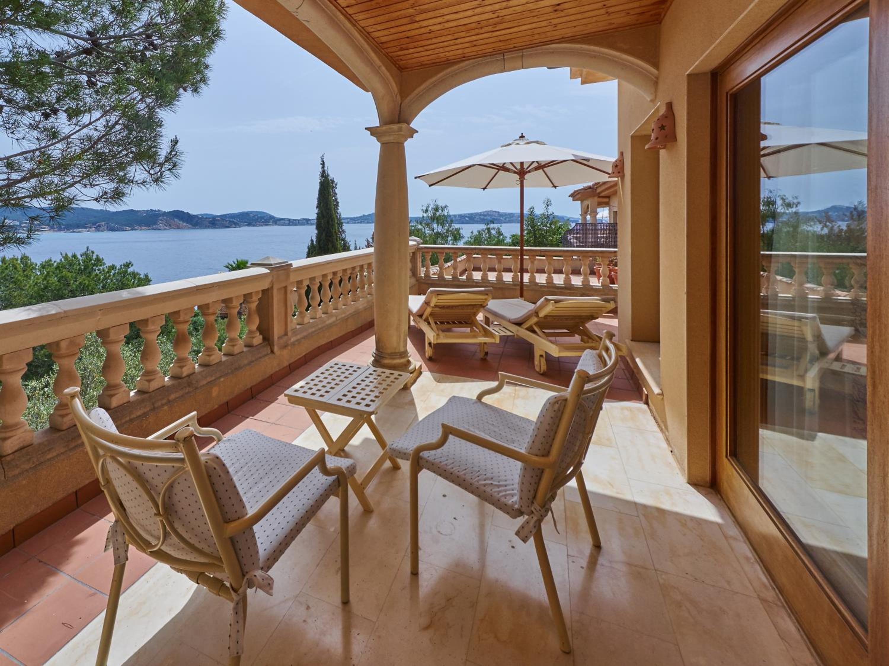 Suite Deluxe con vista al mar
