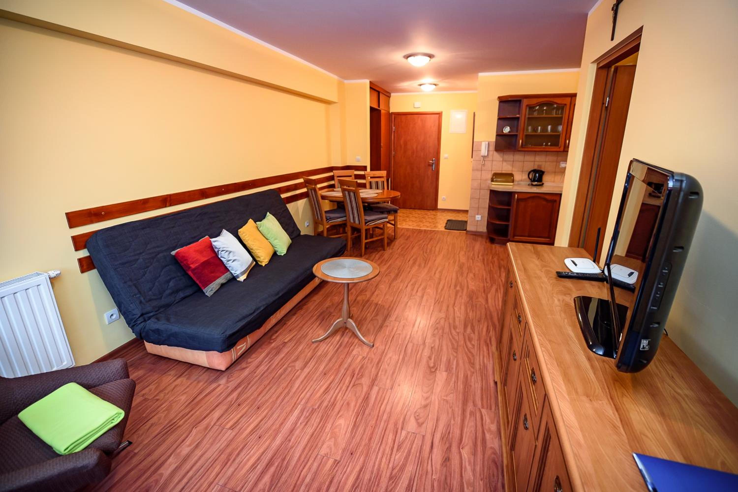 One-Bedroom Apartment with partial Forest View photo 2