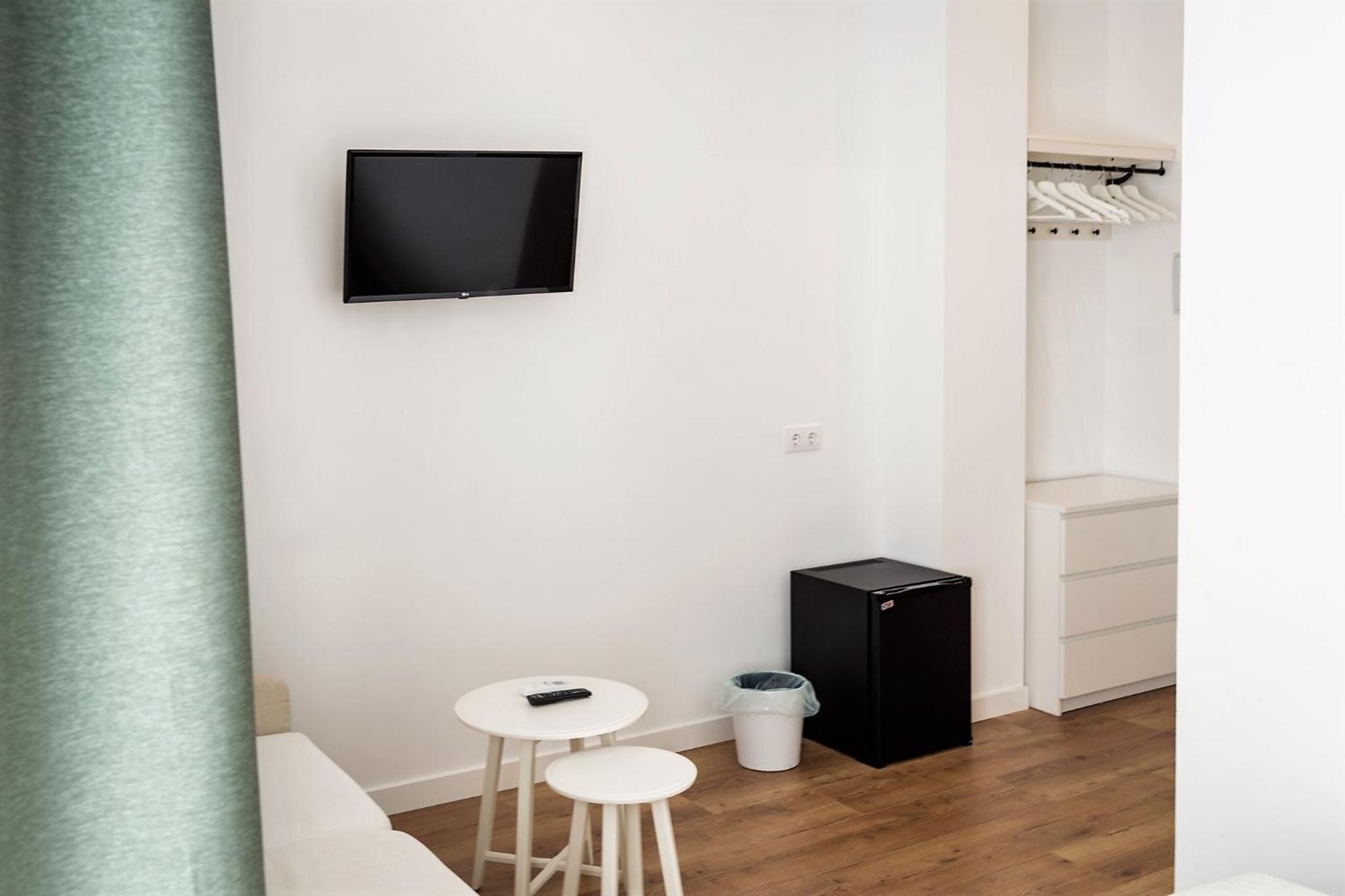 Superior Family Room photo 2