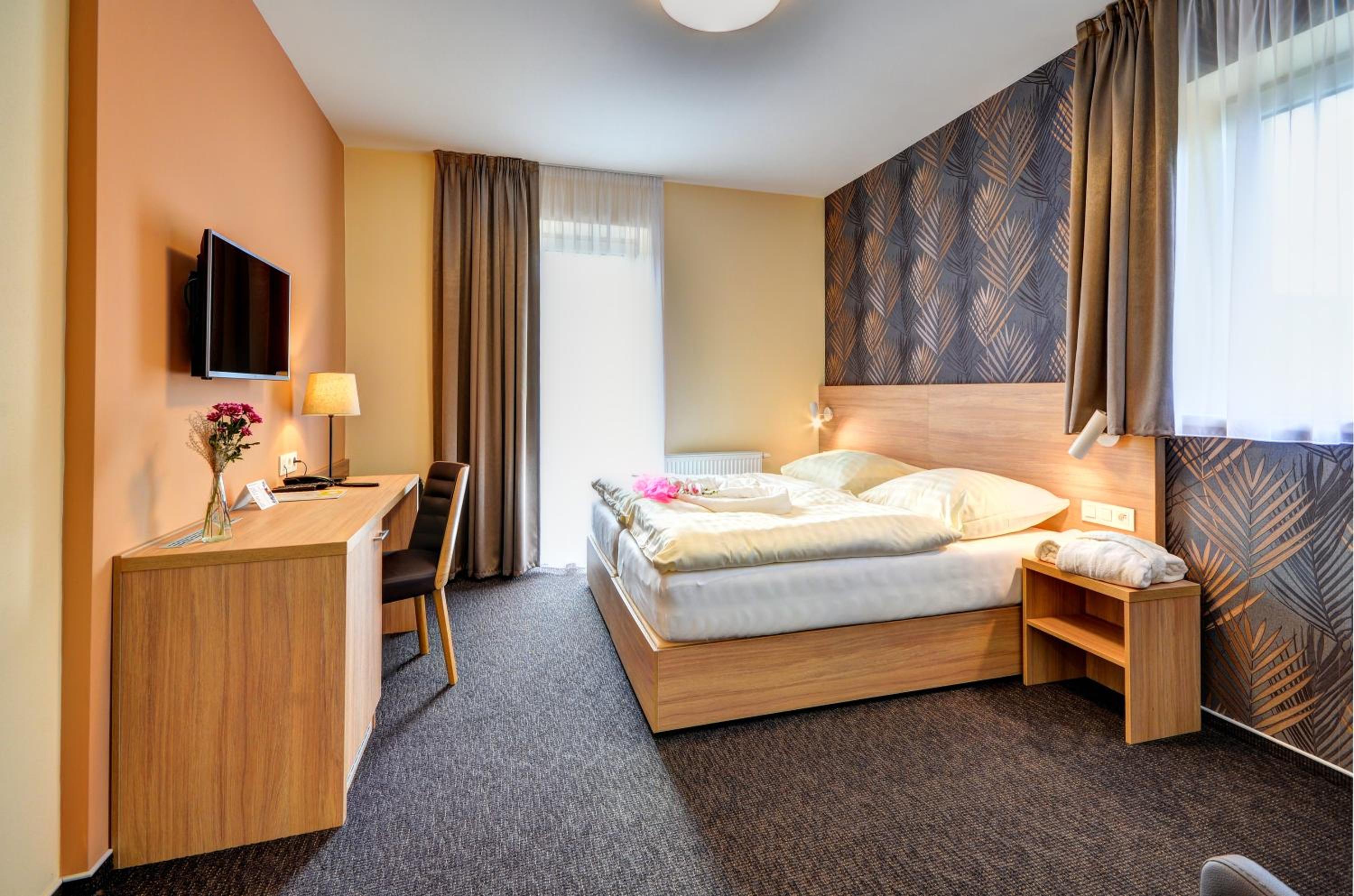 Superior Double or Twin Room with Terrace - Photo 11