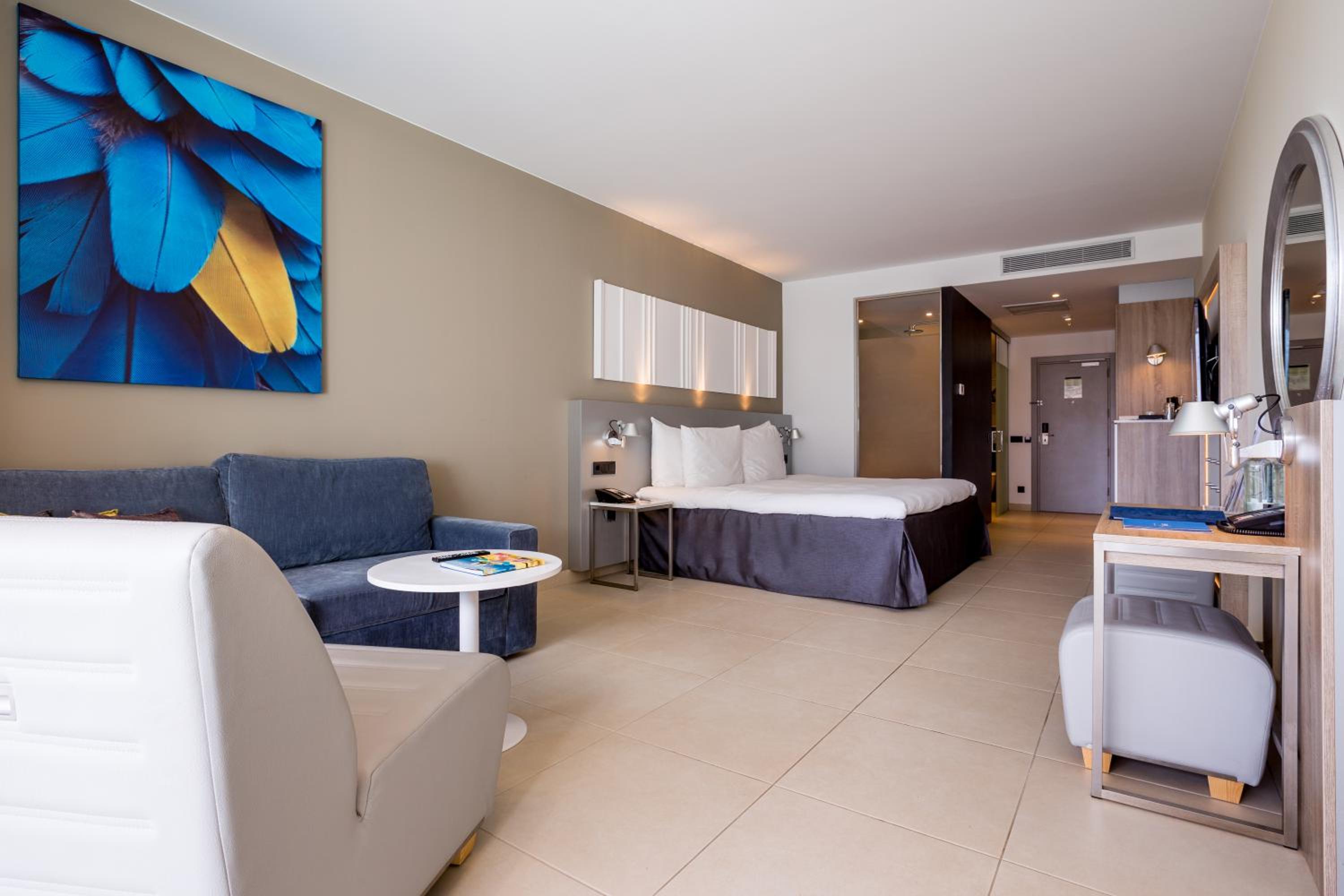Habitación Premium con Balcón y Vista a la Piscina photo