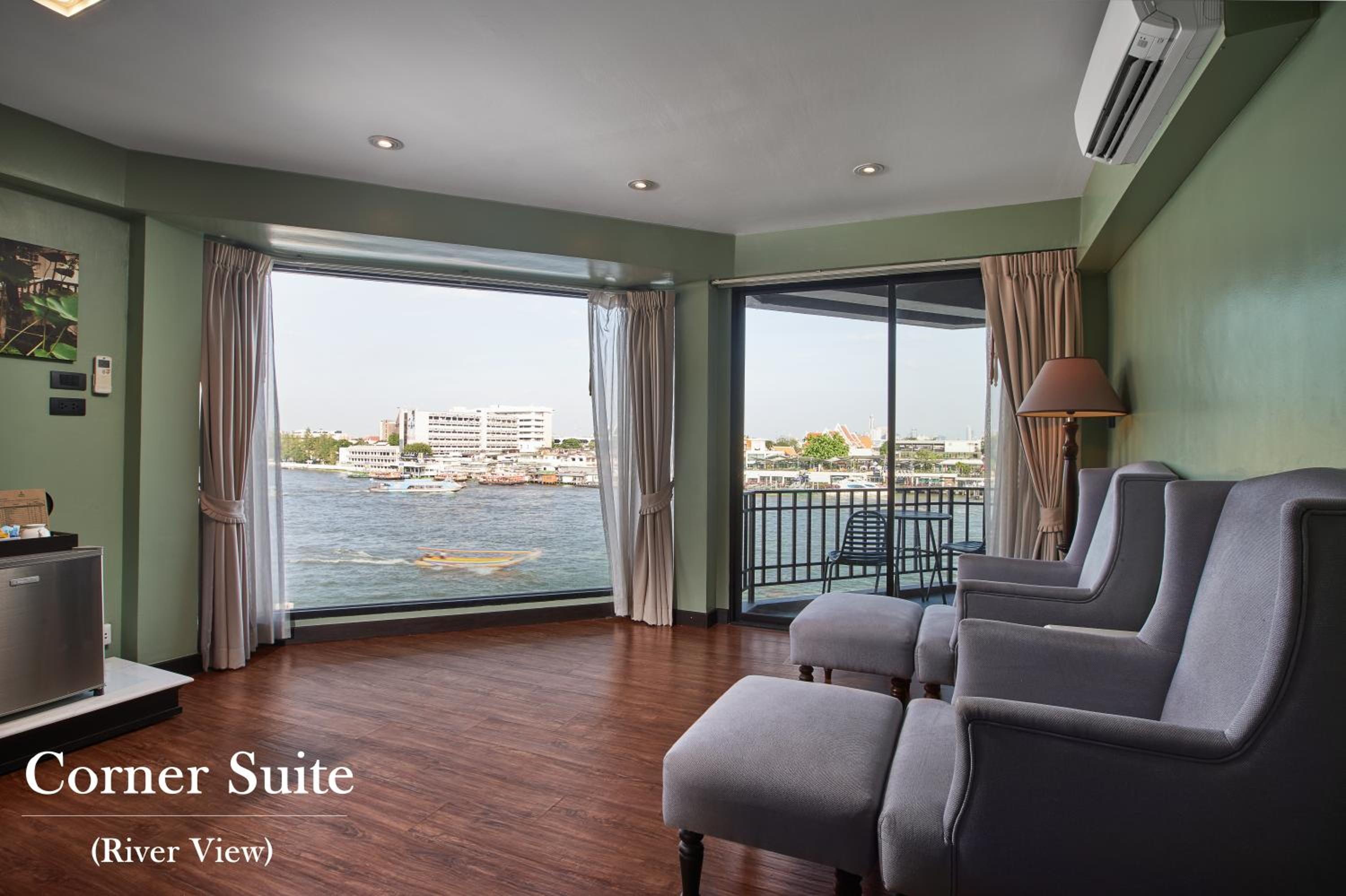 Corner Suite photo 2