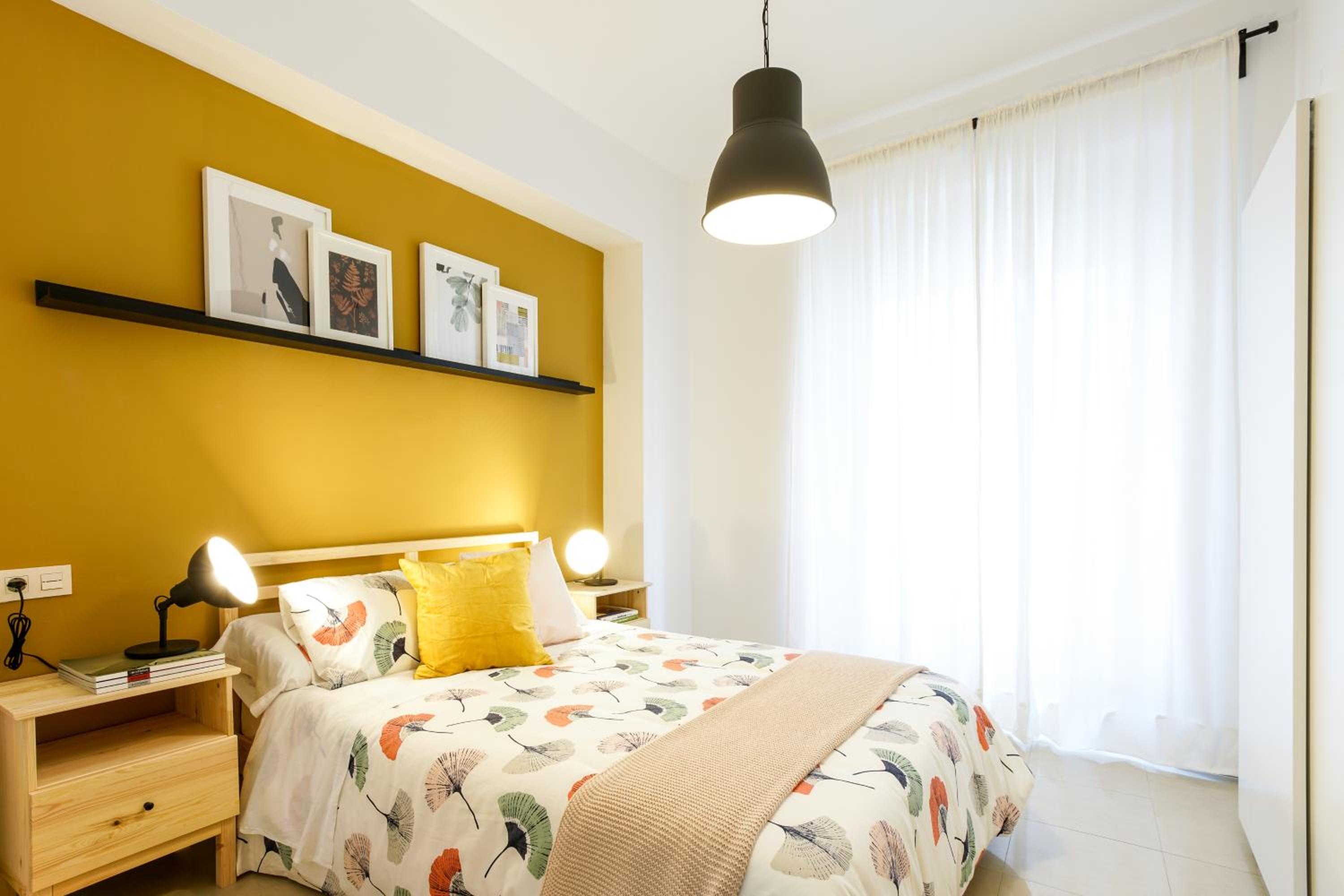 Apartment with Balcony - Photo 12