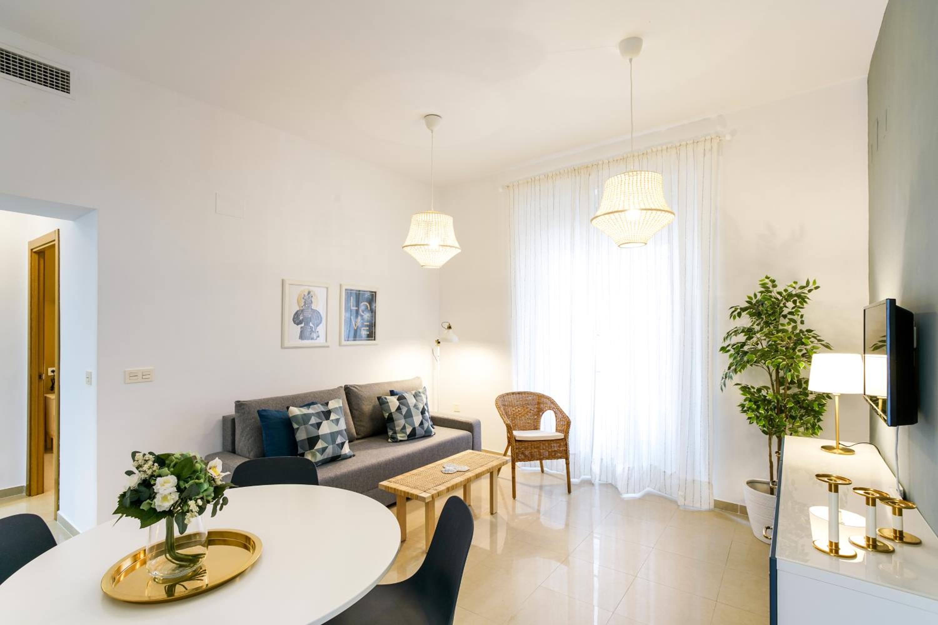 Apartment with Balcony - Photo 13