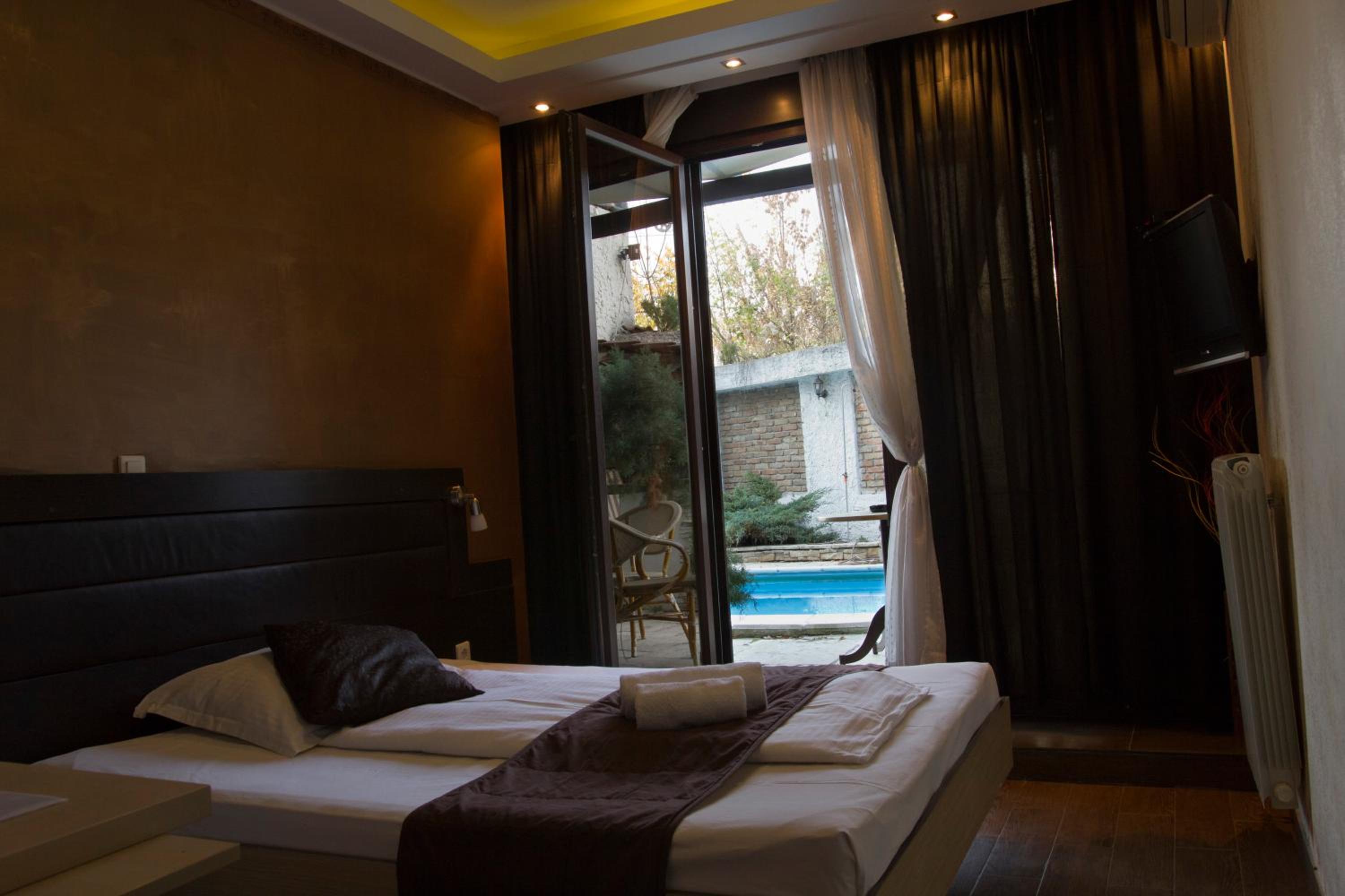 Double or Twin Room with Balcony - Photo 20