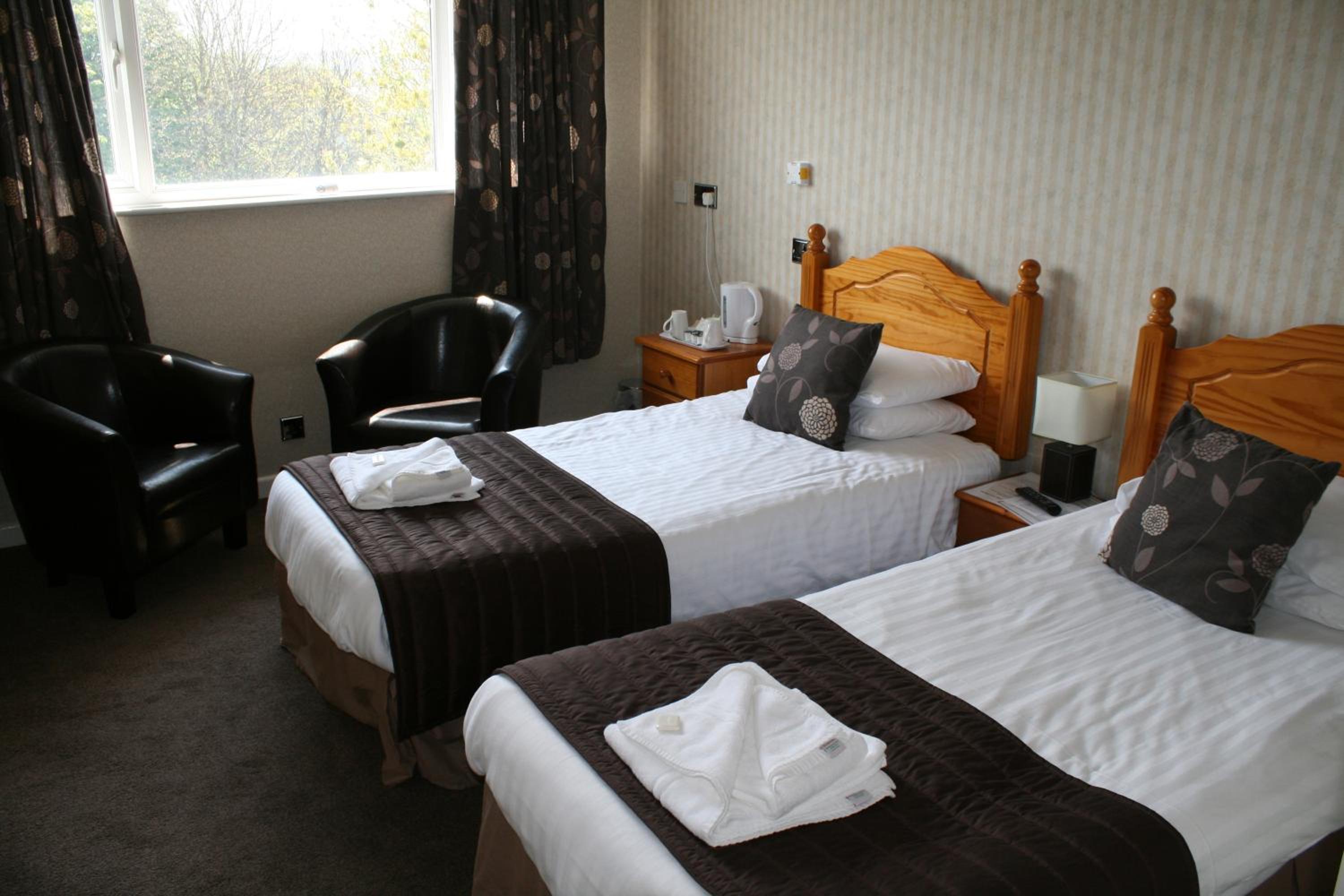 Twin Room - Photo 2