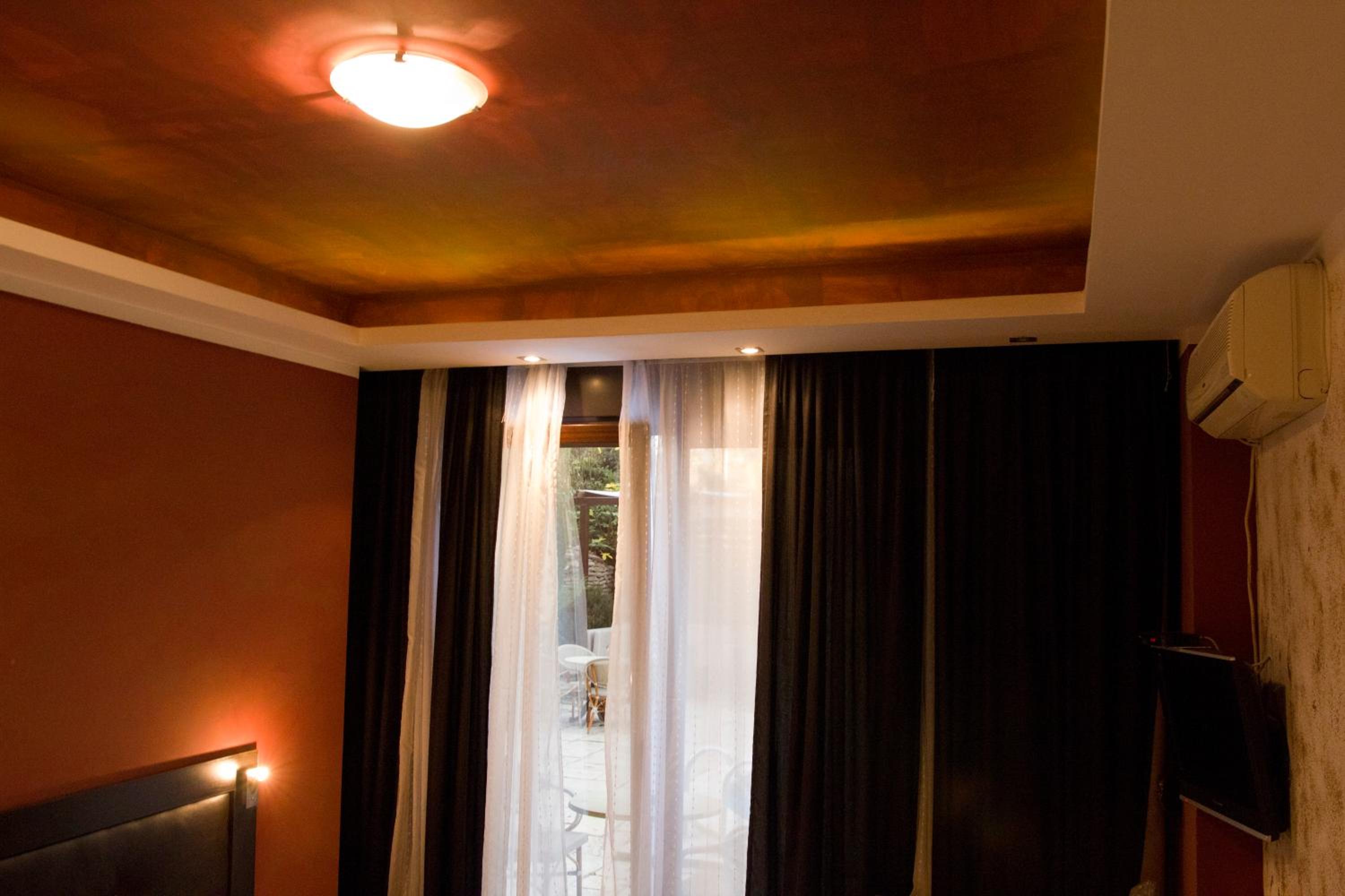 Double or Twin Room with Balcony - Photo 14