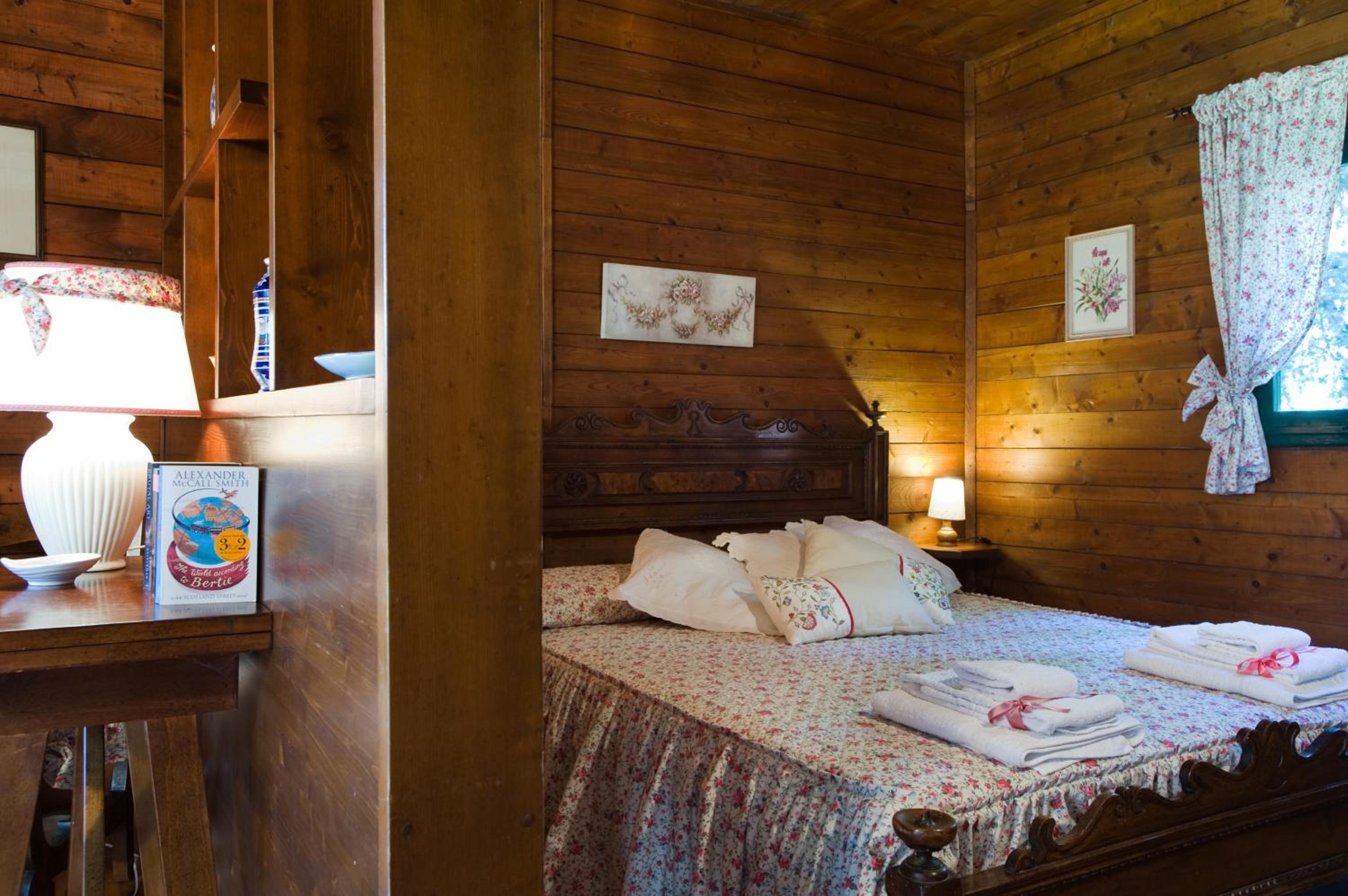 Cottage - Photo 1