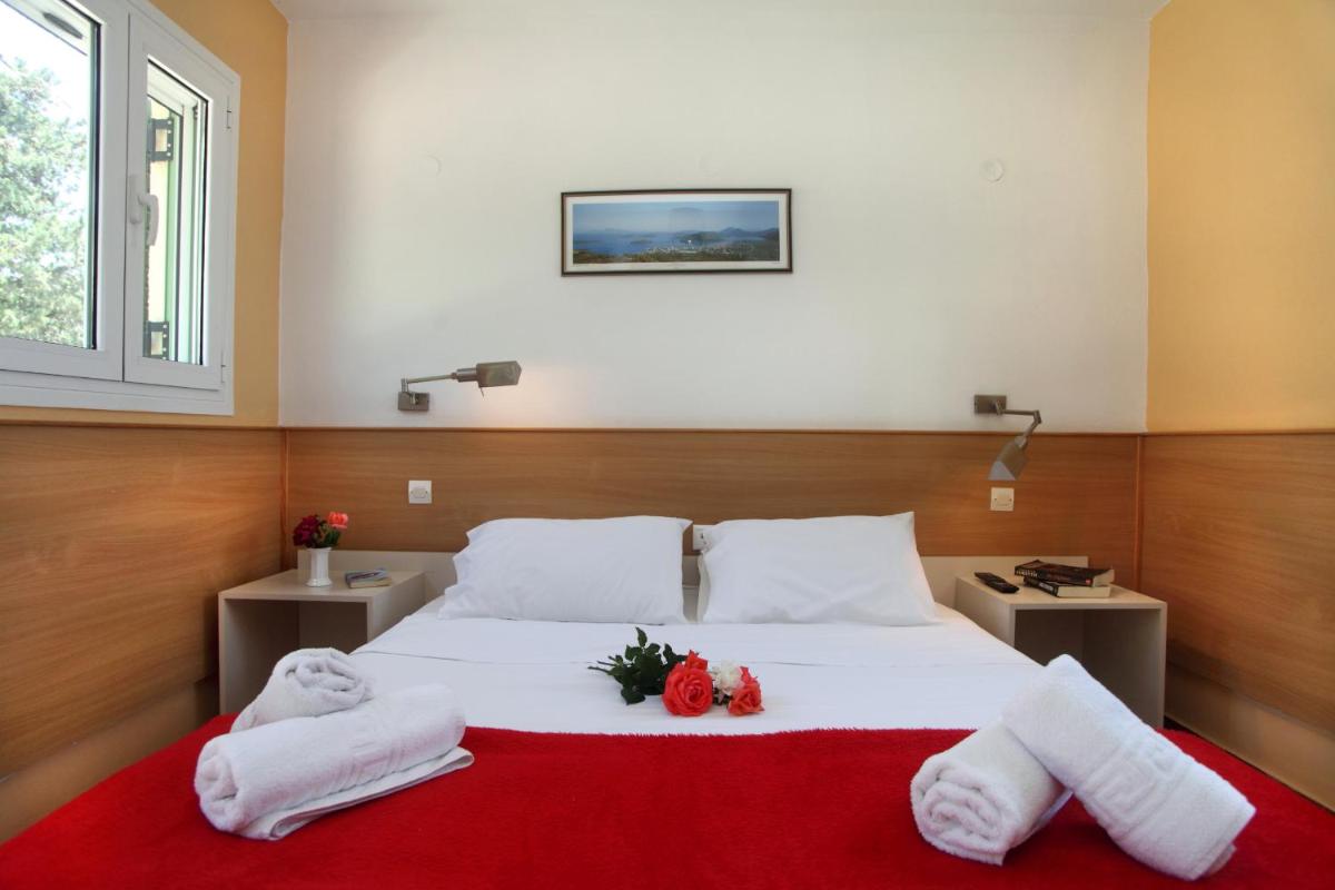 One-Bedroom Apartment (3 Adults) with Sea View
