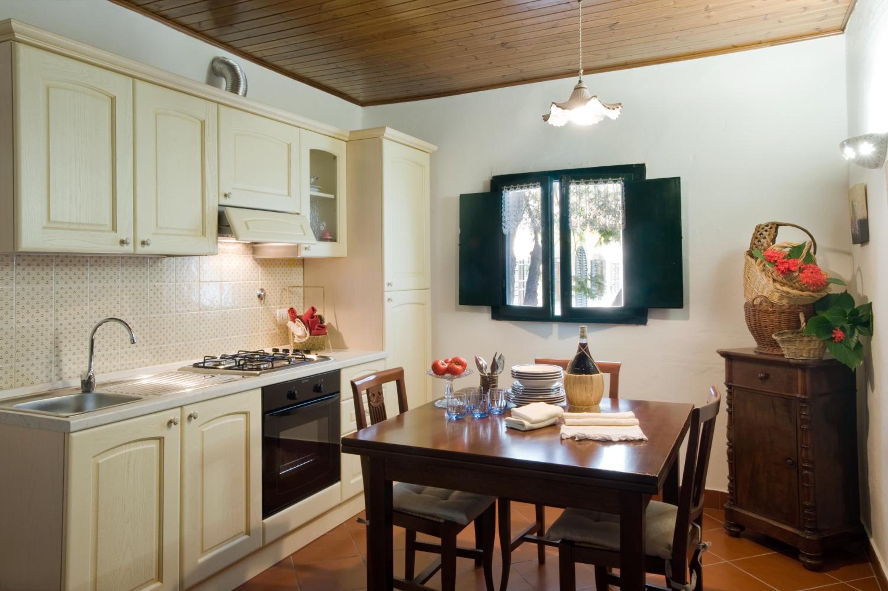 Cottage - Photo 2