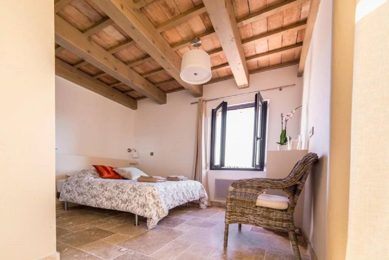 King Suite with Balcony photo 1