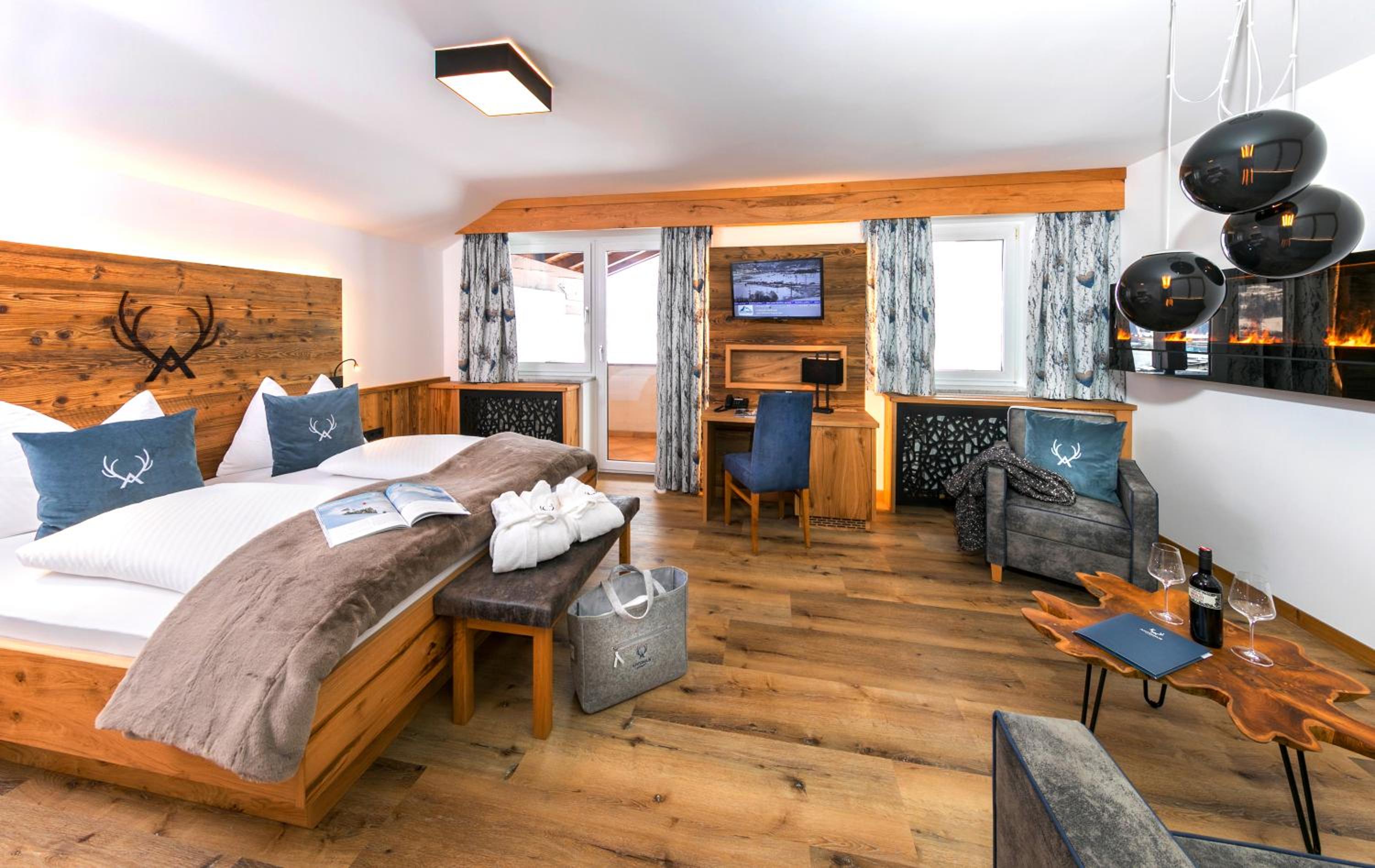 Junior Suite with Balcony photo 3