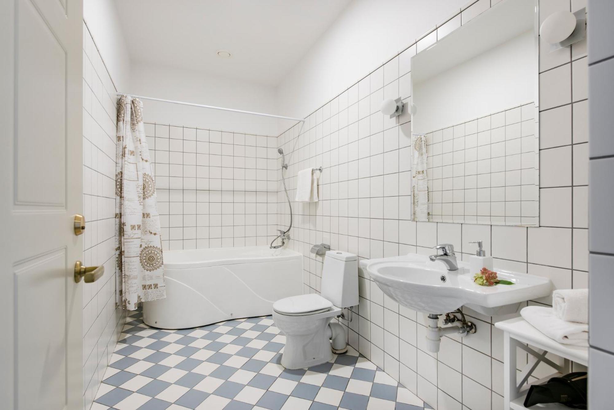 Two-Bedroom Suite - Photo 27