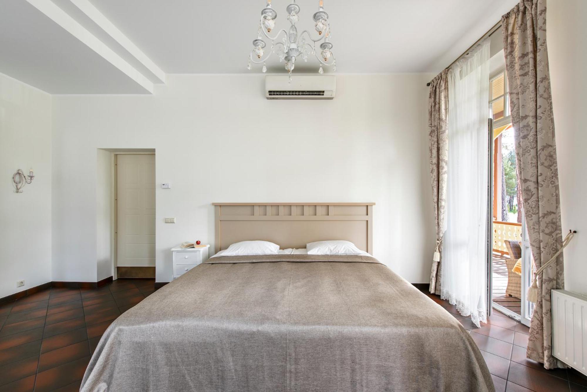 Two-Bedroom Suite - Photo 2