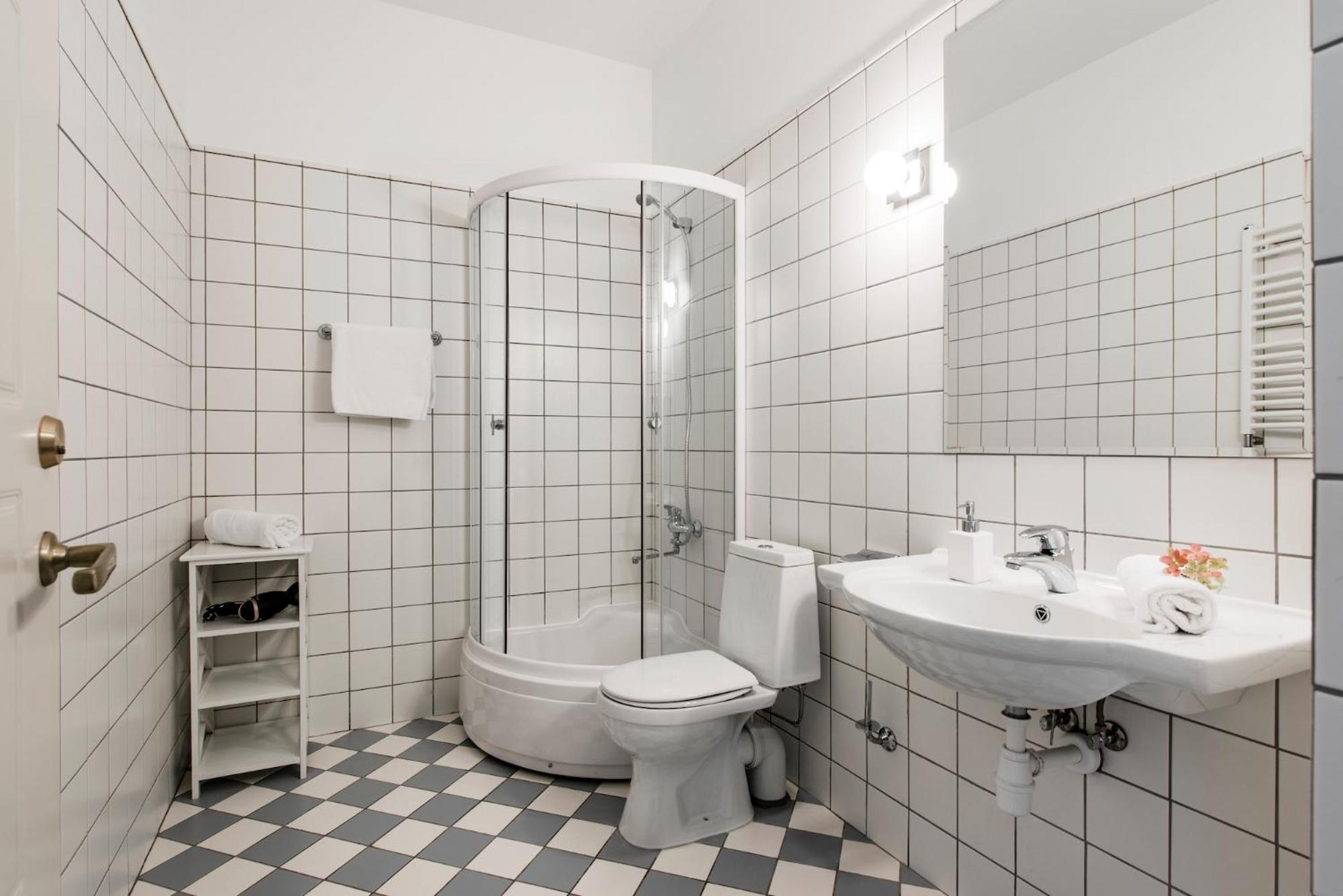 Two-Bedroom Apartment - Photo 18