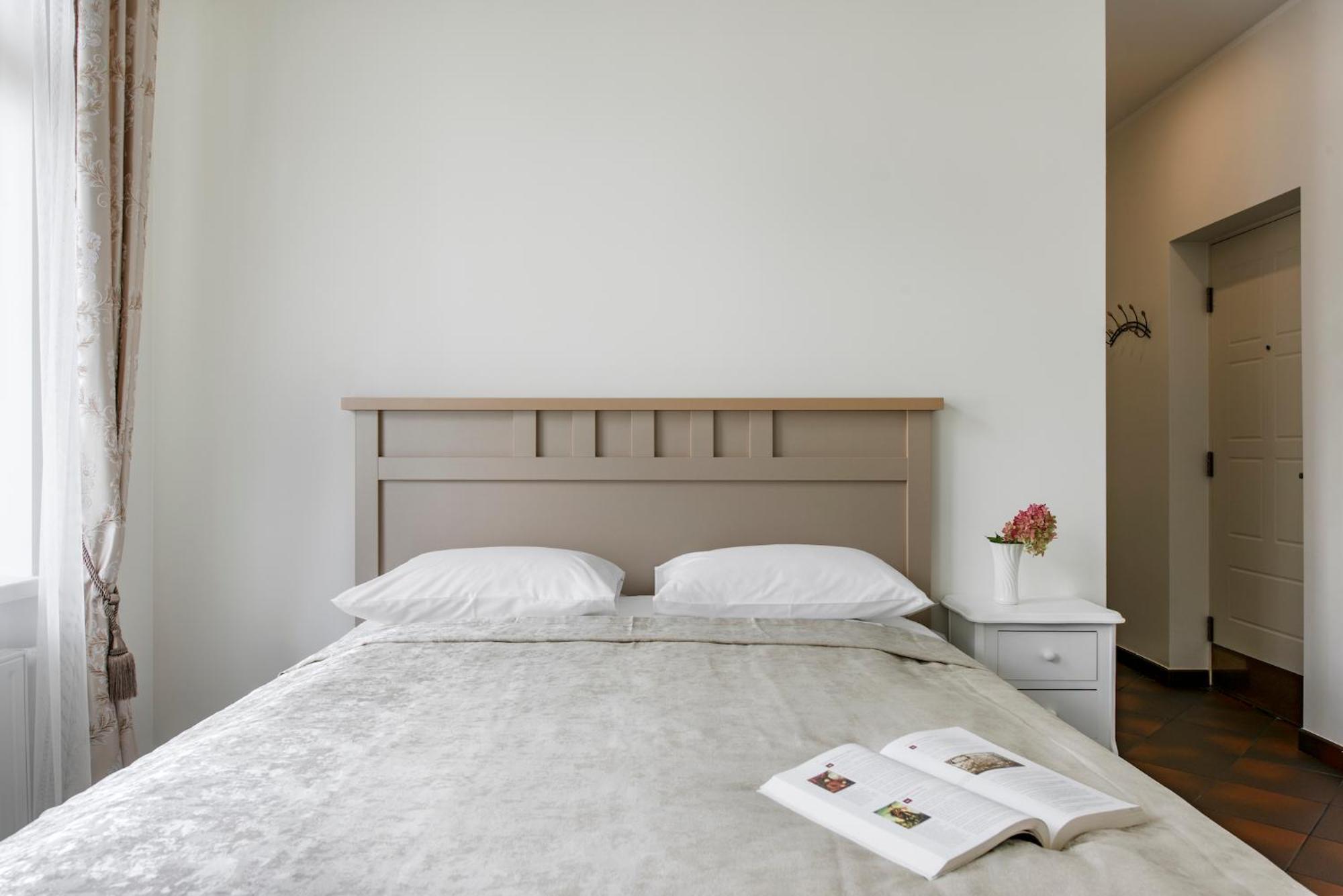 Two-Bedroom Apartment - Photo 2