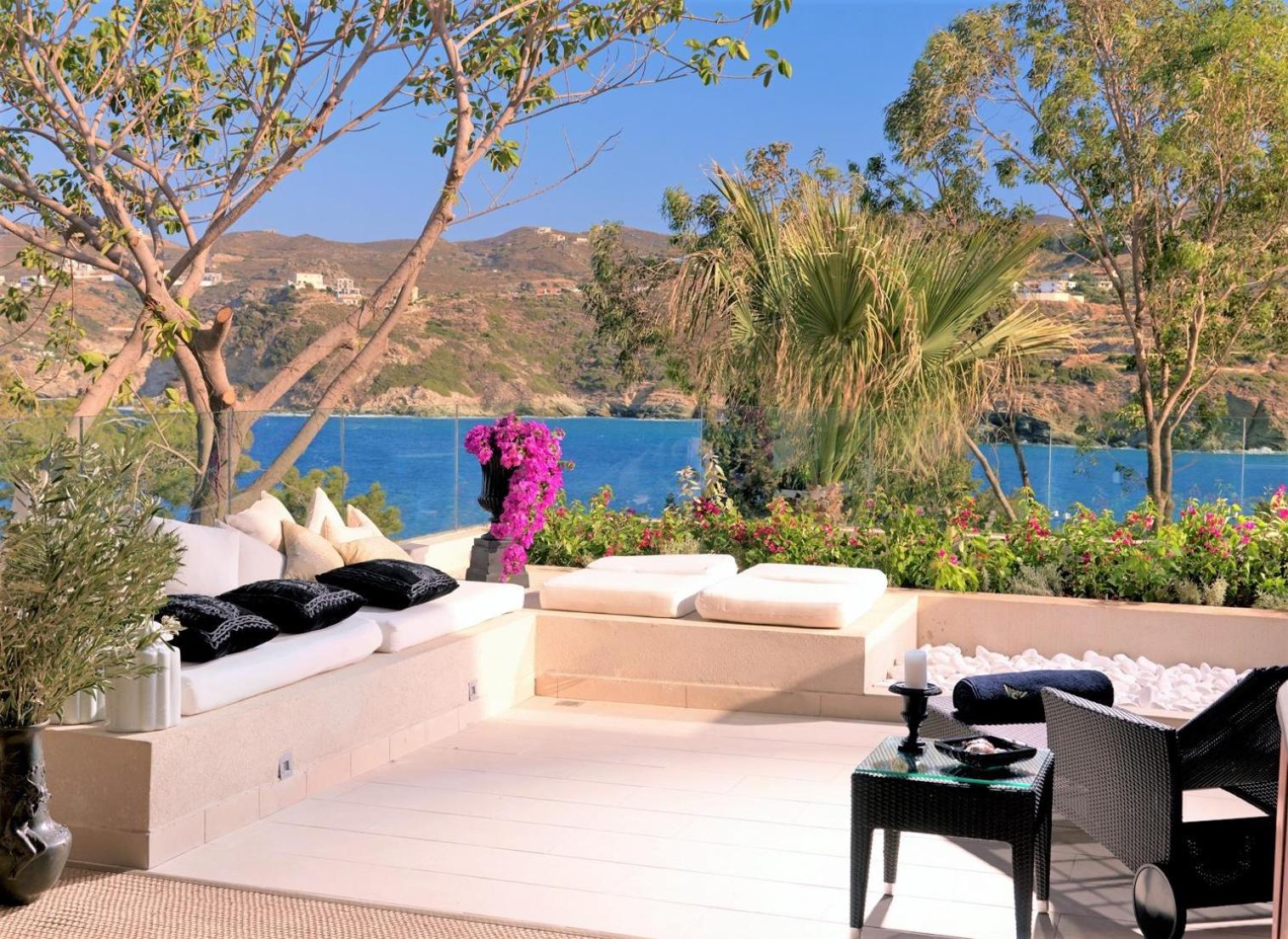  Exclusive Junior Suite with Private Jacuzzi or Pool - Photo 4