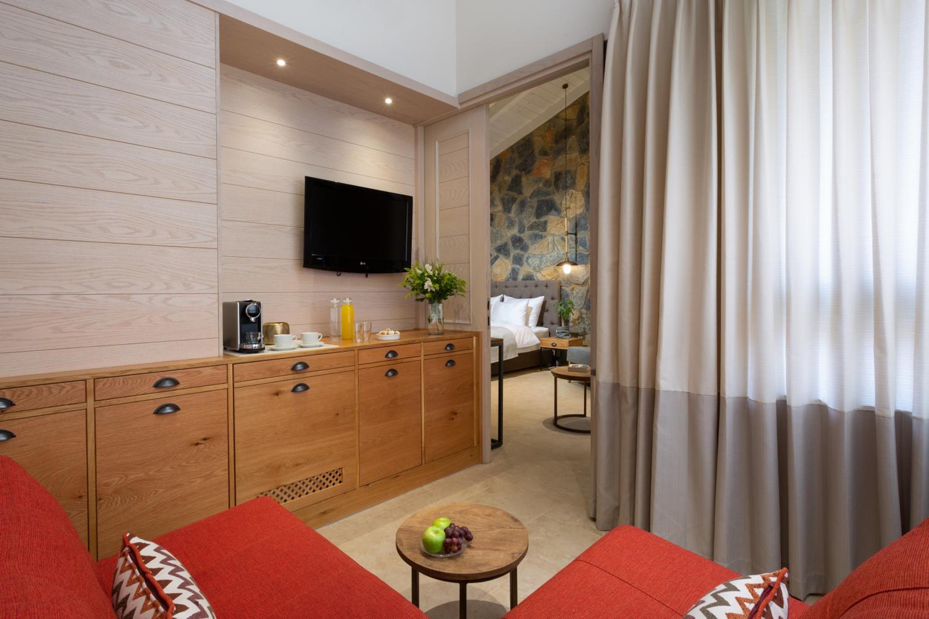 Suite with Balcony - Photo 5