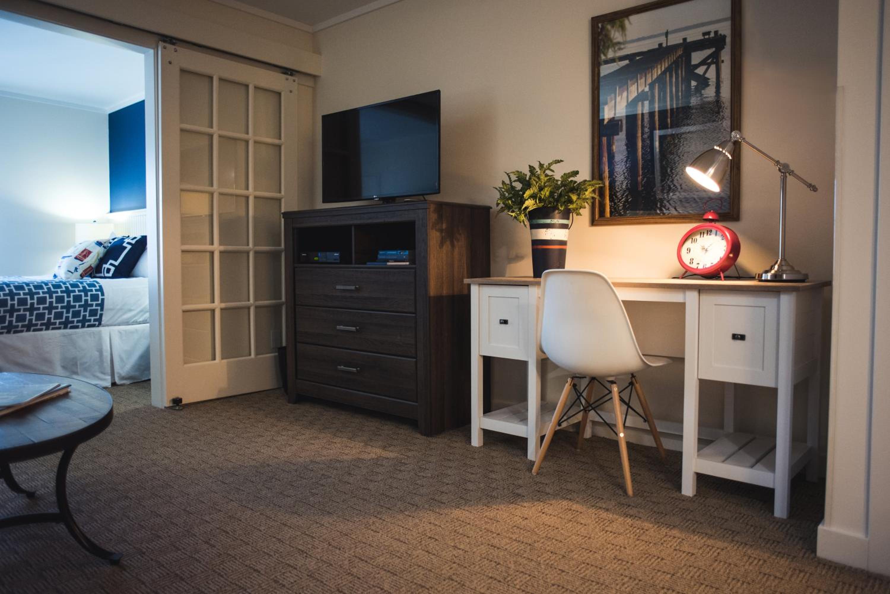 King Suite with Kitchenette photo 3