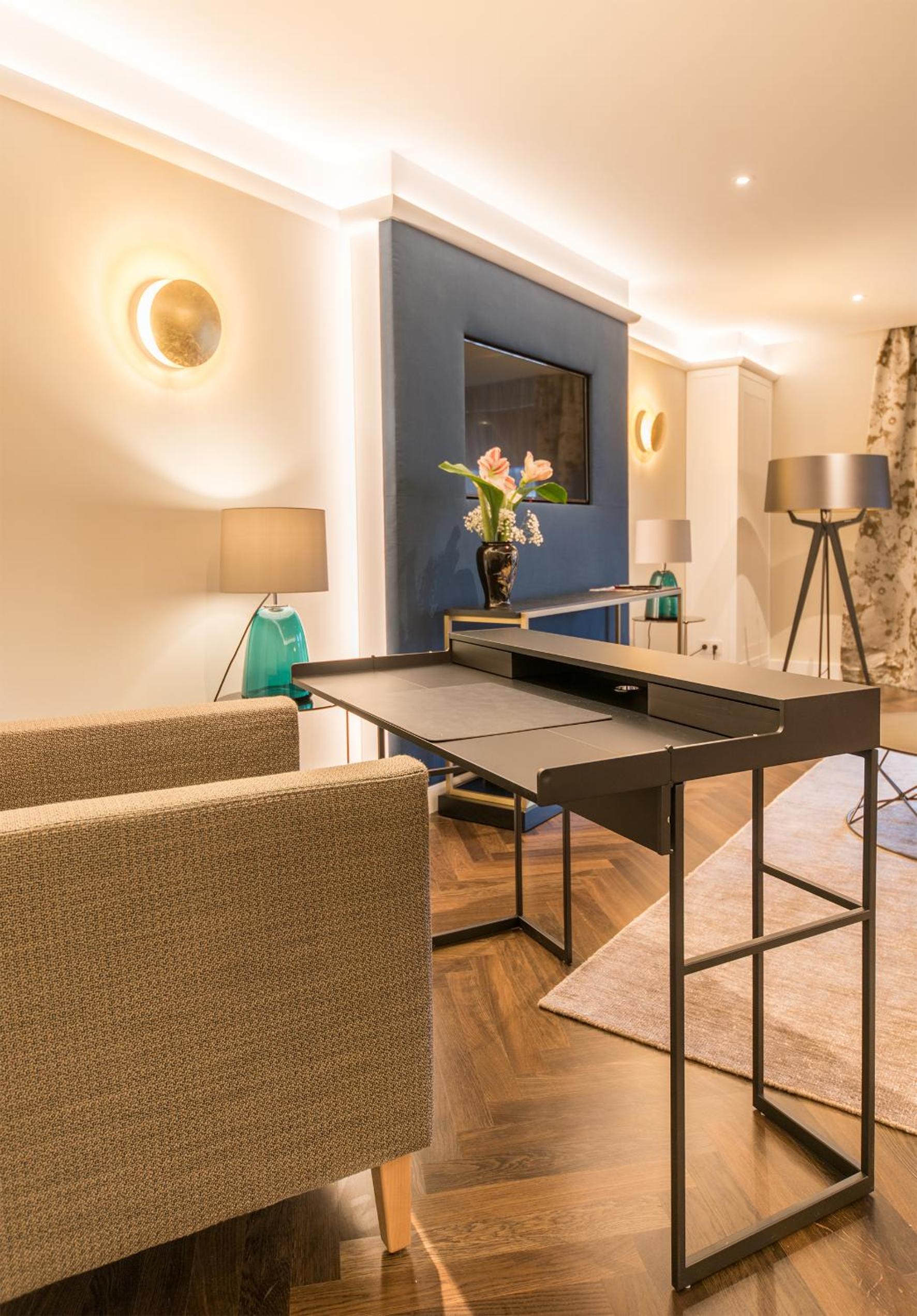 Royal Suite photo 2