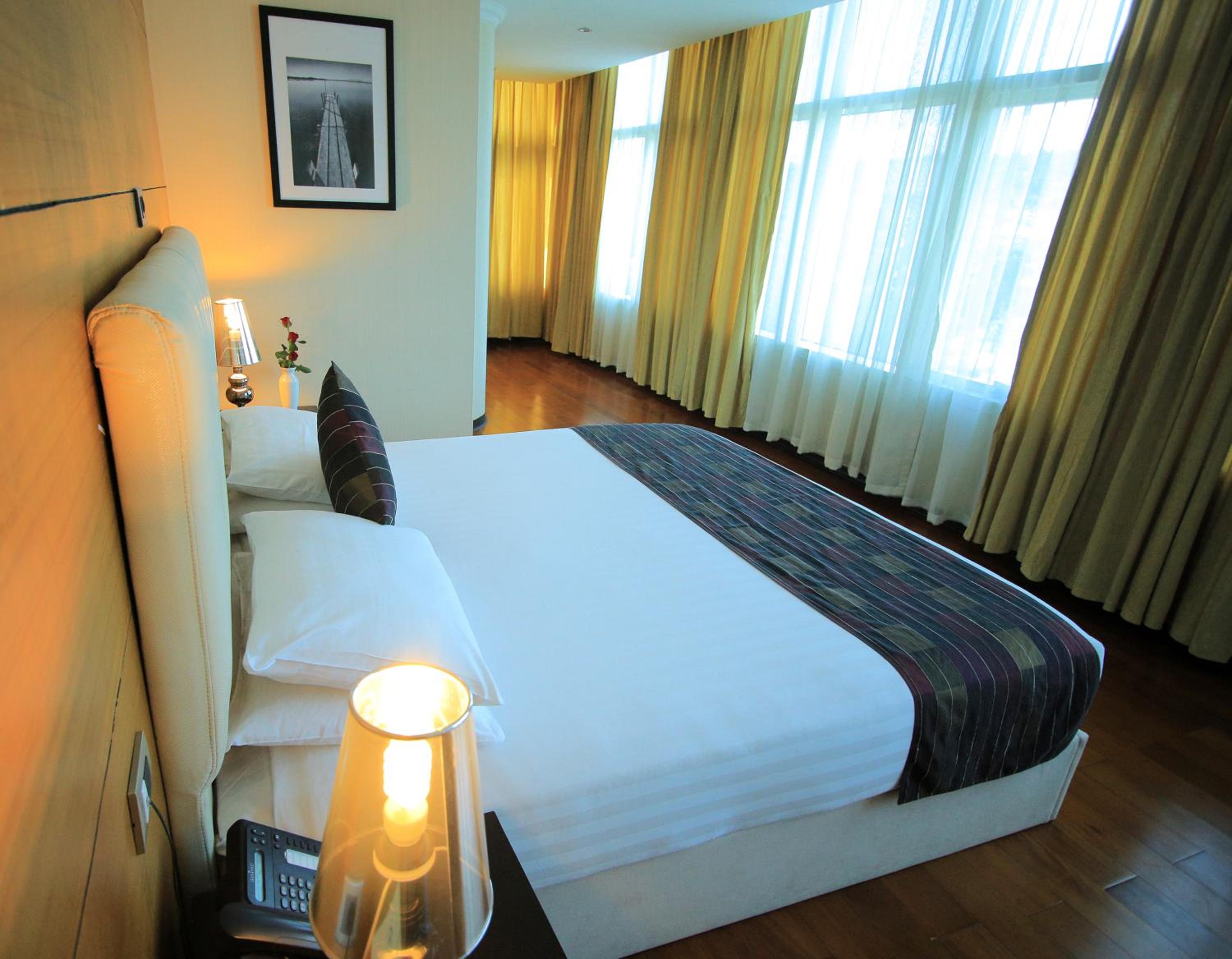 Two-Bedroom Apartment - Photo 2