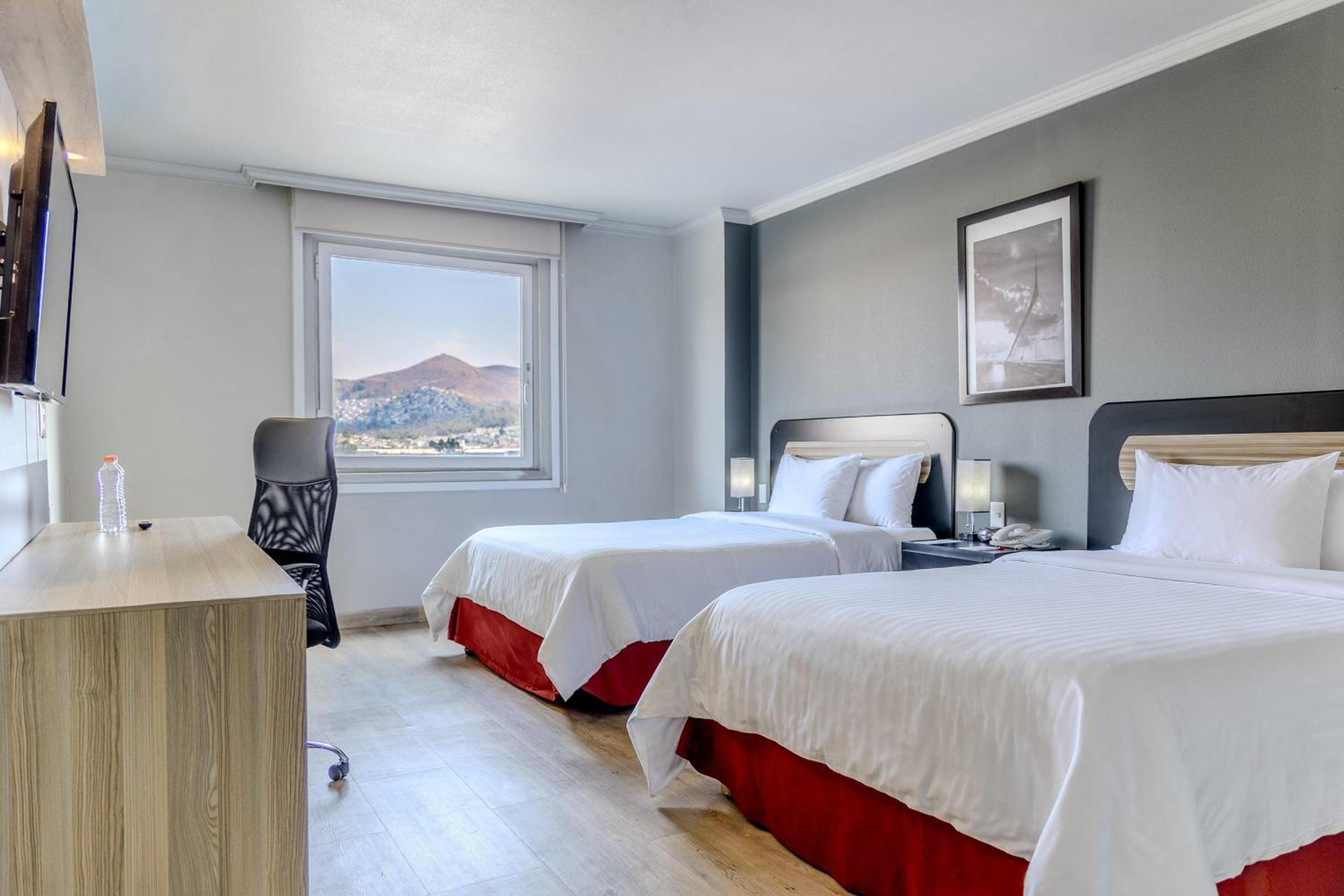 Deluxe Queen Room with Two Queen Beds - Non-Smoking