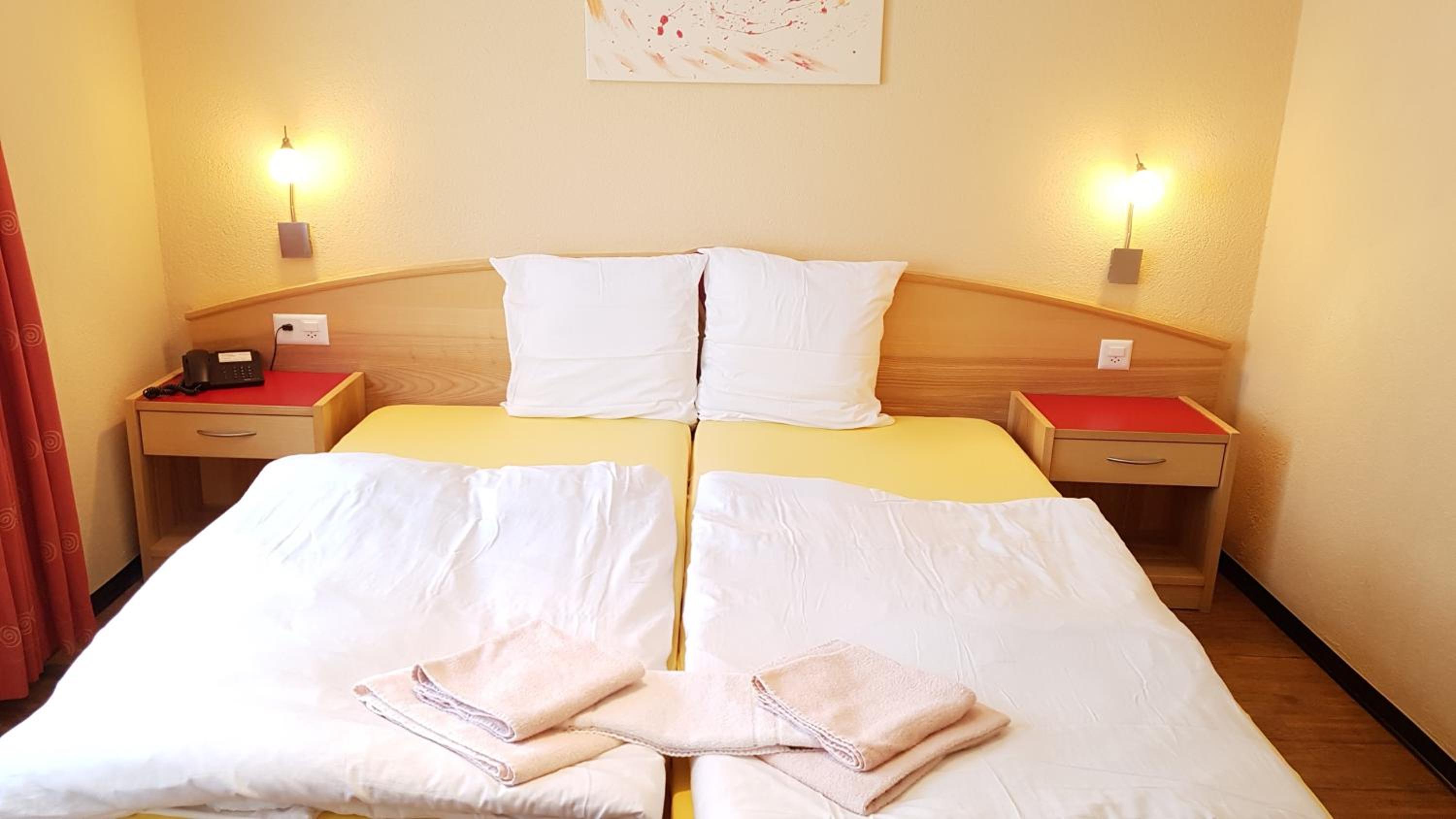 Basic Double Room photo 2