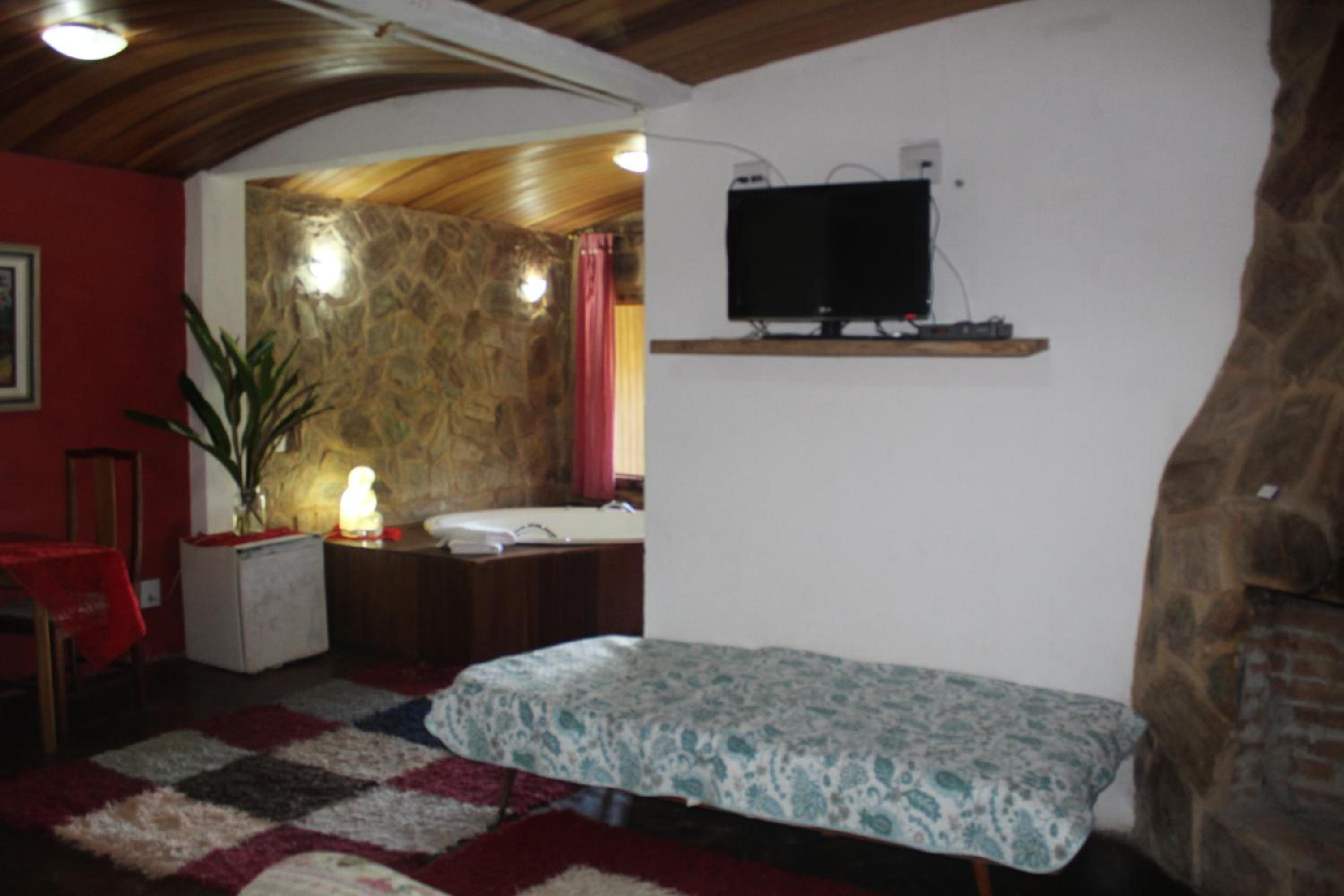 Triple Room with Bath - Photo 20