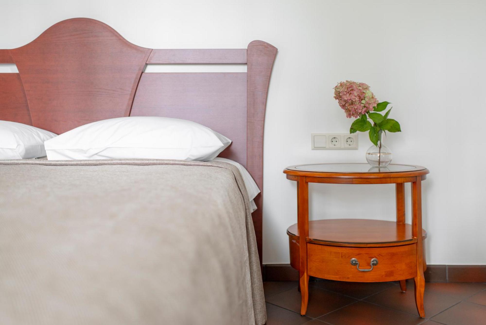 One-Bedroom Apartment - Photo 25