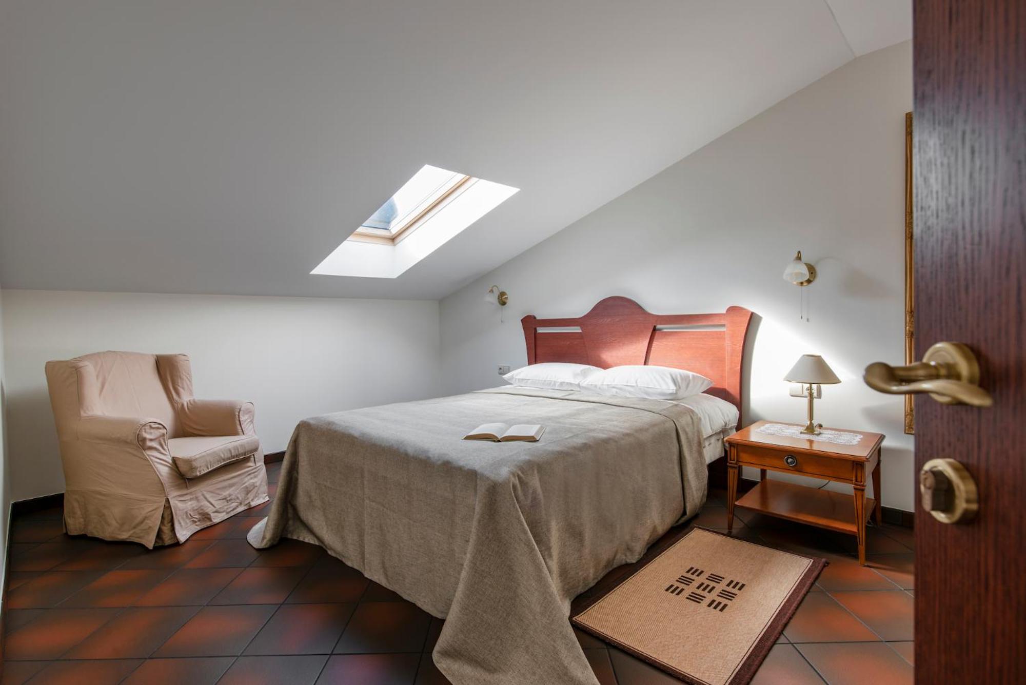 Three-Bedroom Apartment - Photo 16