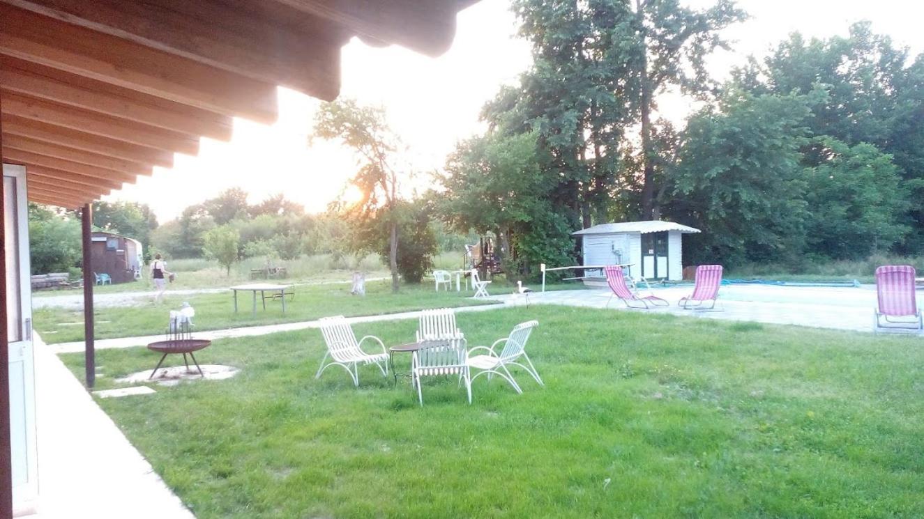 Standard Bungalow with Fan - Photo 20