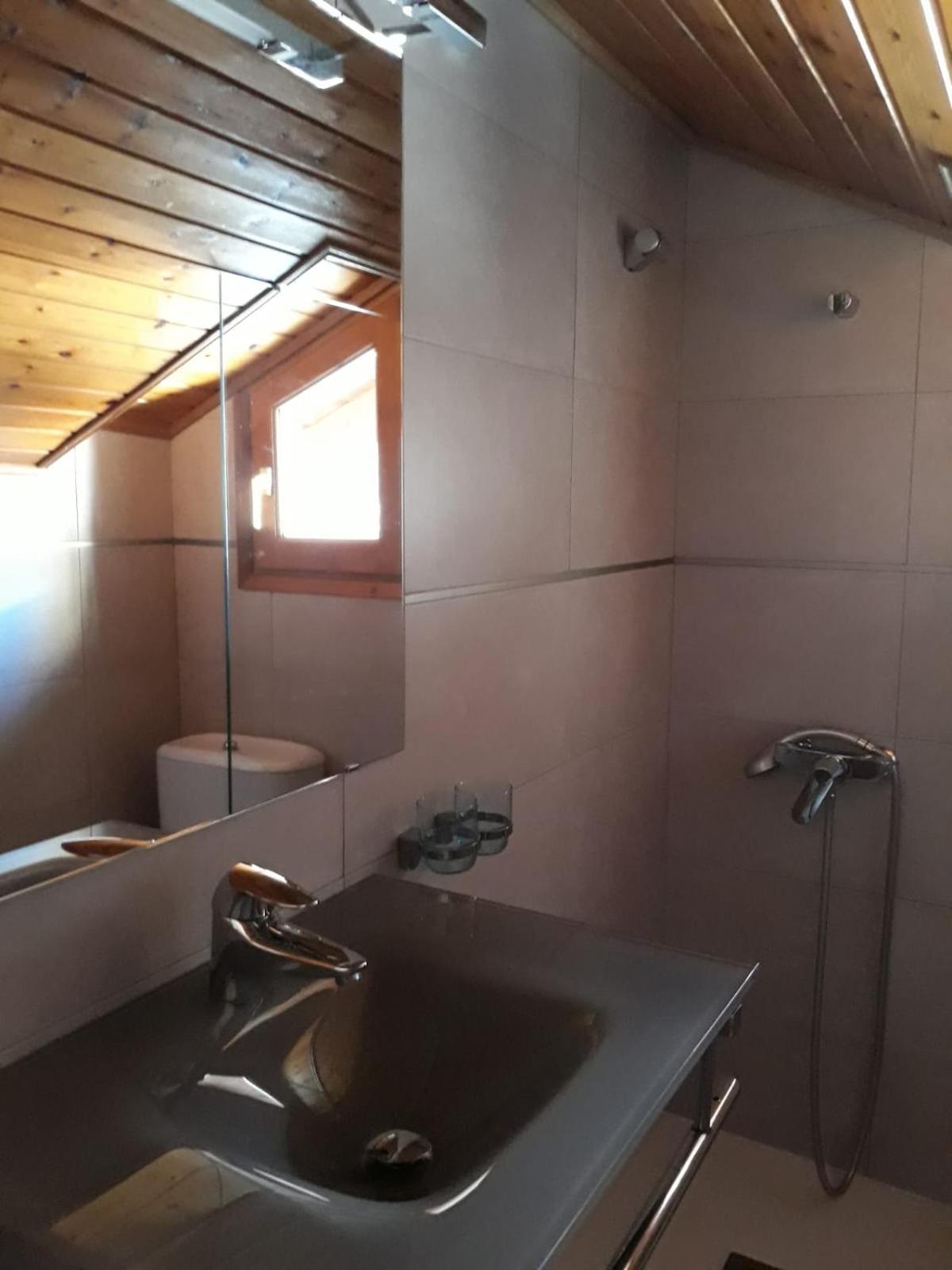 Twin Room - Photo 6