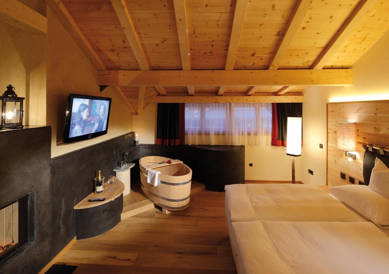 Suite - Photo 8