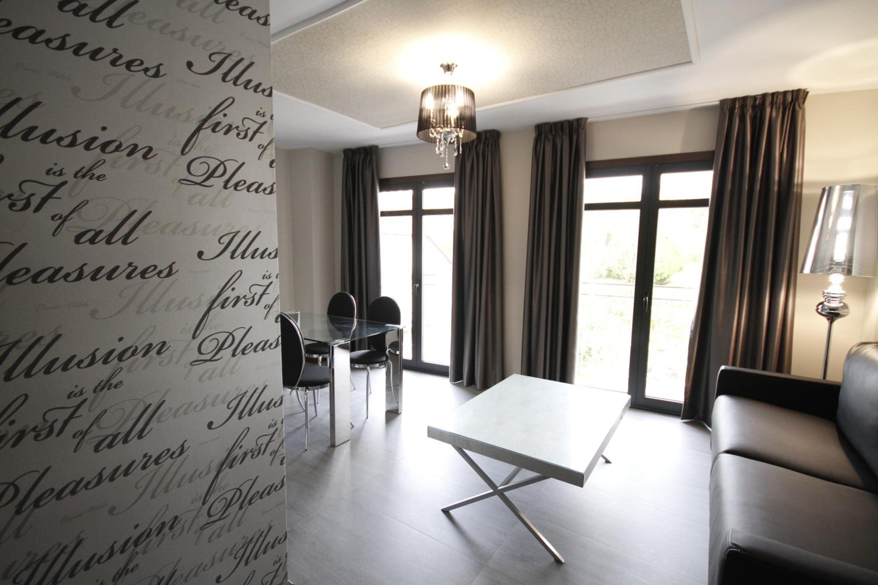 Superior One-Bedroom Apartment photo 3