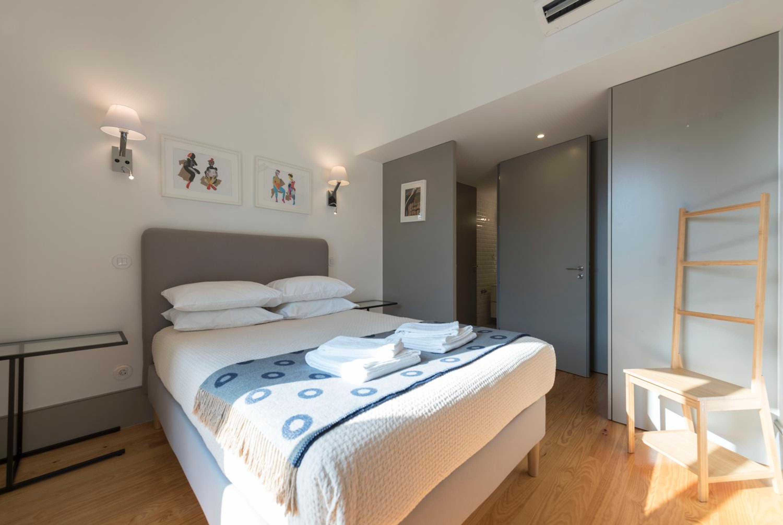 Two-Bedroom Apartment - Photo 7