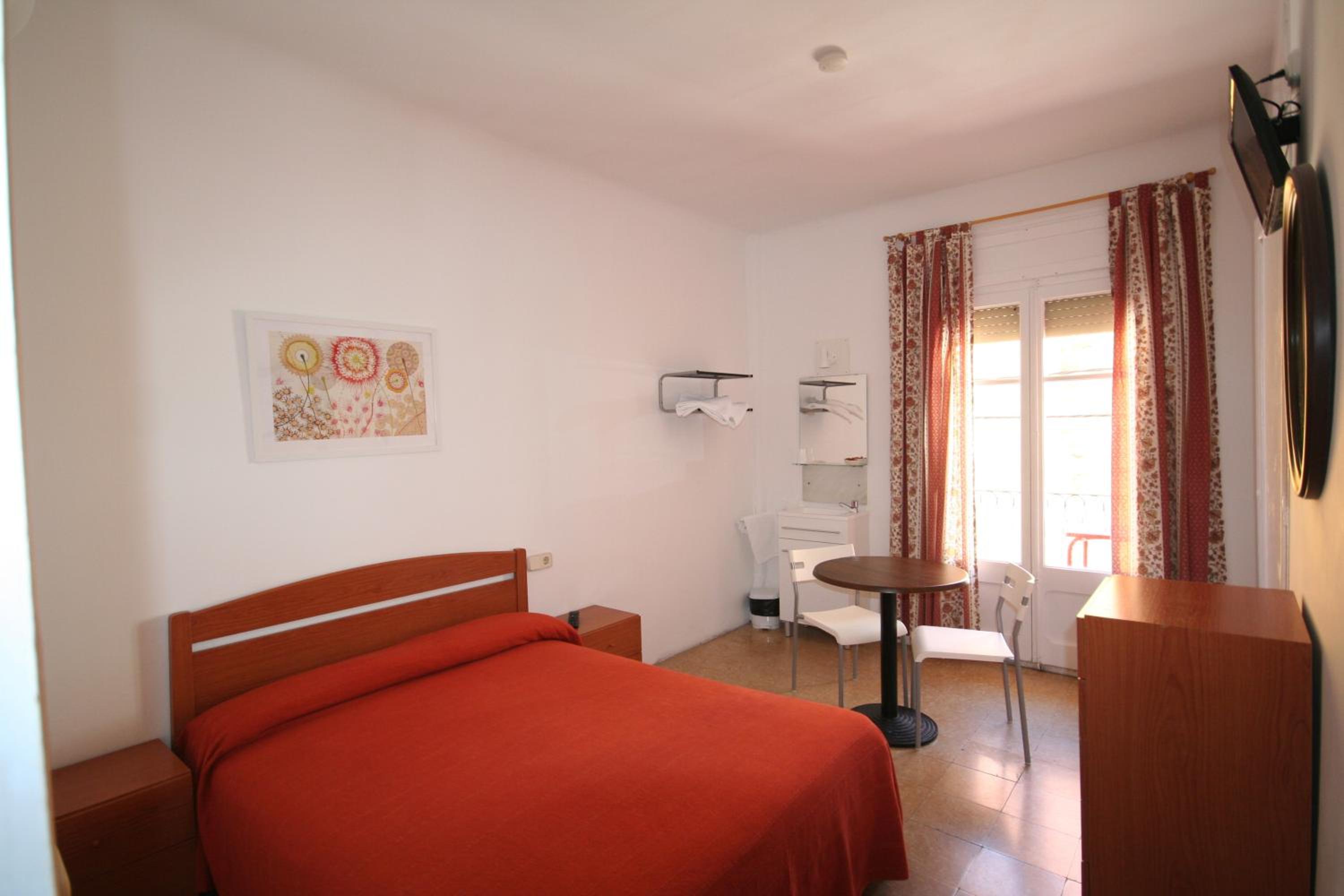 Double or Twin Room with Shared Bathroom photo 3