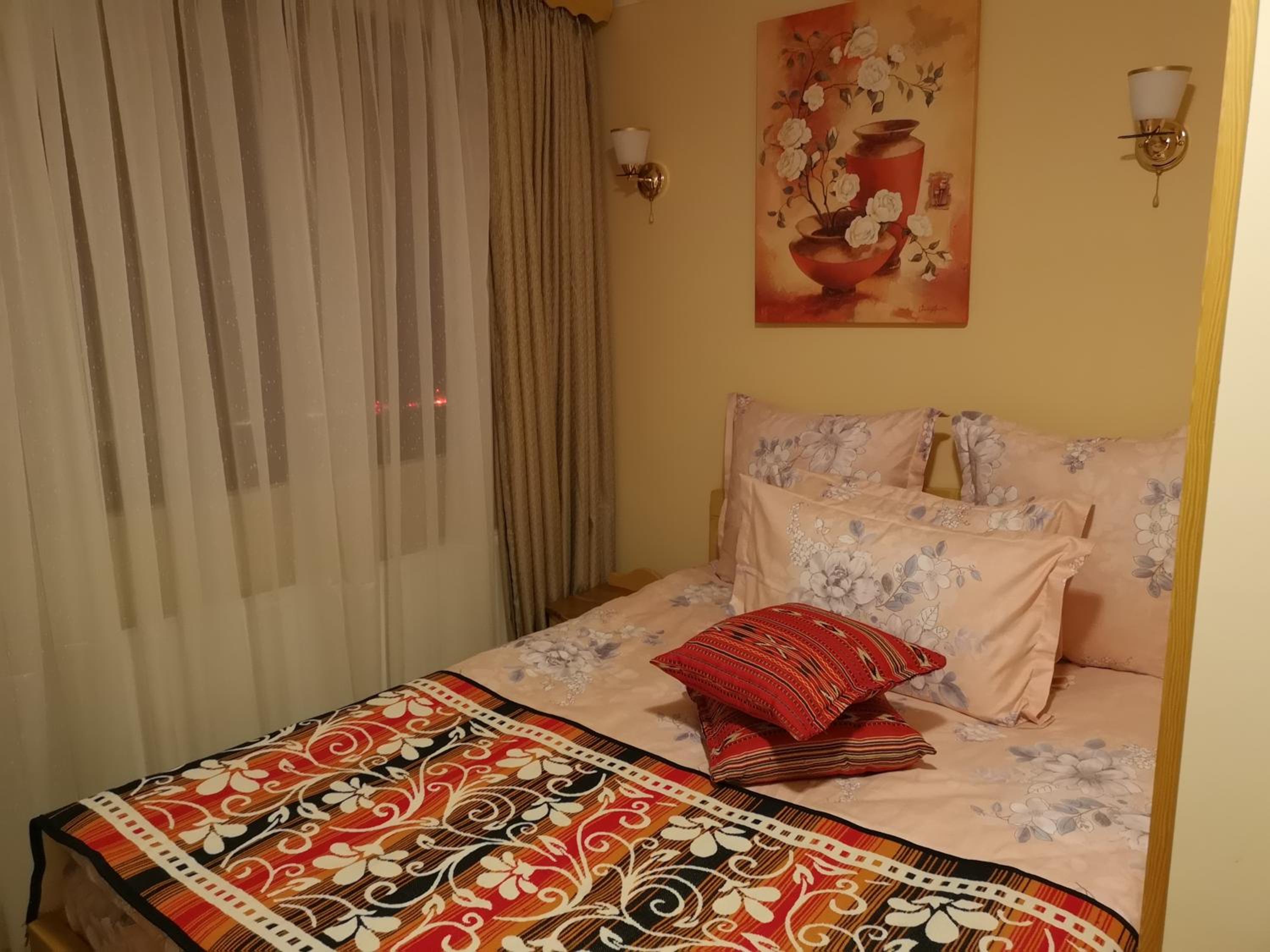 Double Room with Private Bathroom - Photo 9