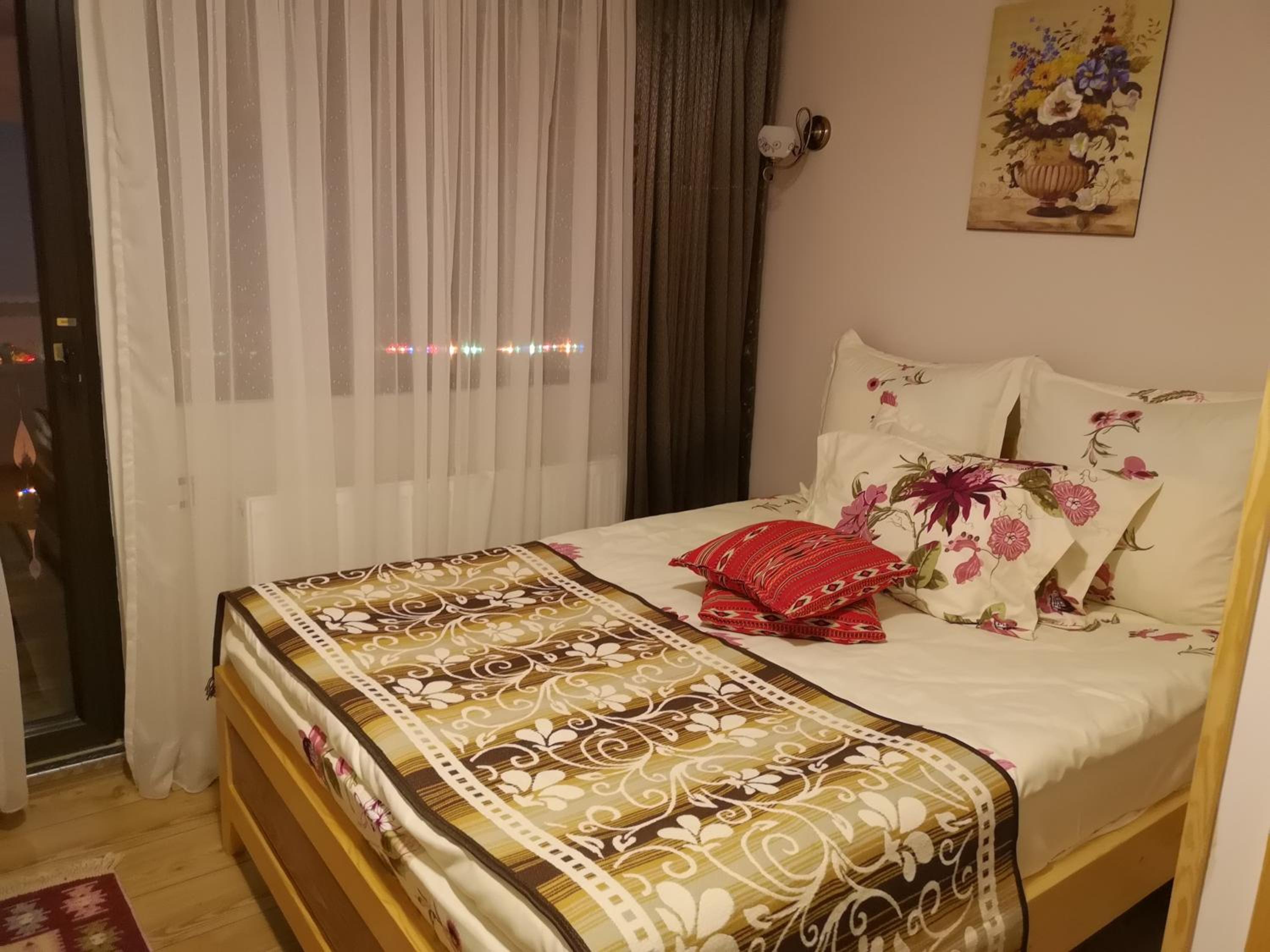 Double Room with Private Bathroom - Photo 2