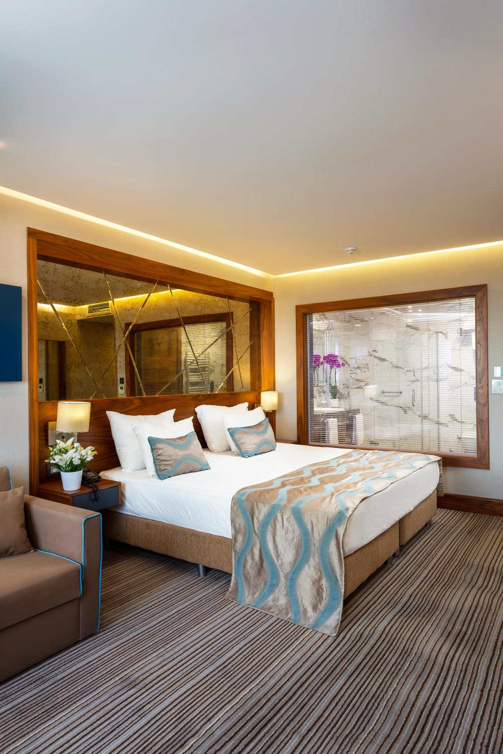 Quadruple Room - Photo 23