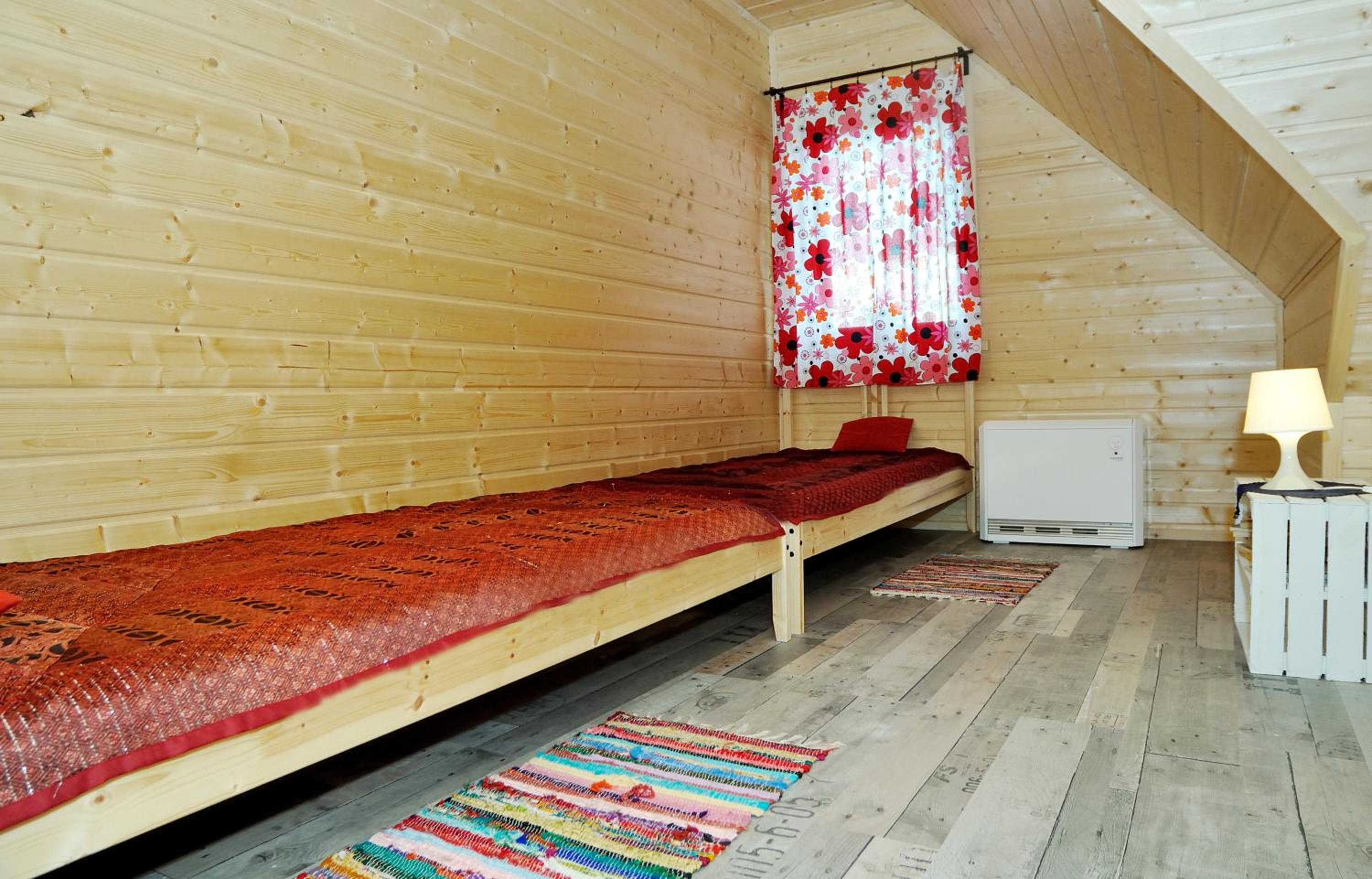 Three-Bedroom House (2) photo 3