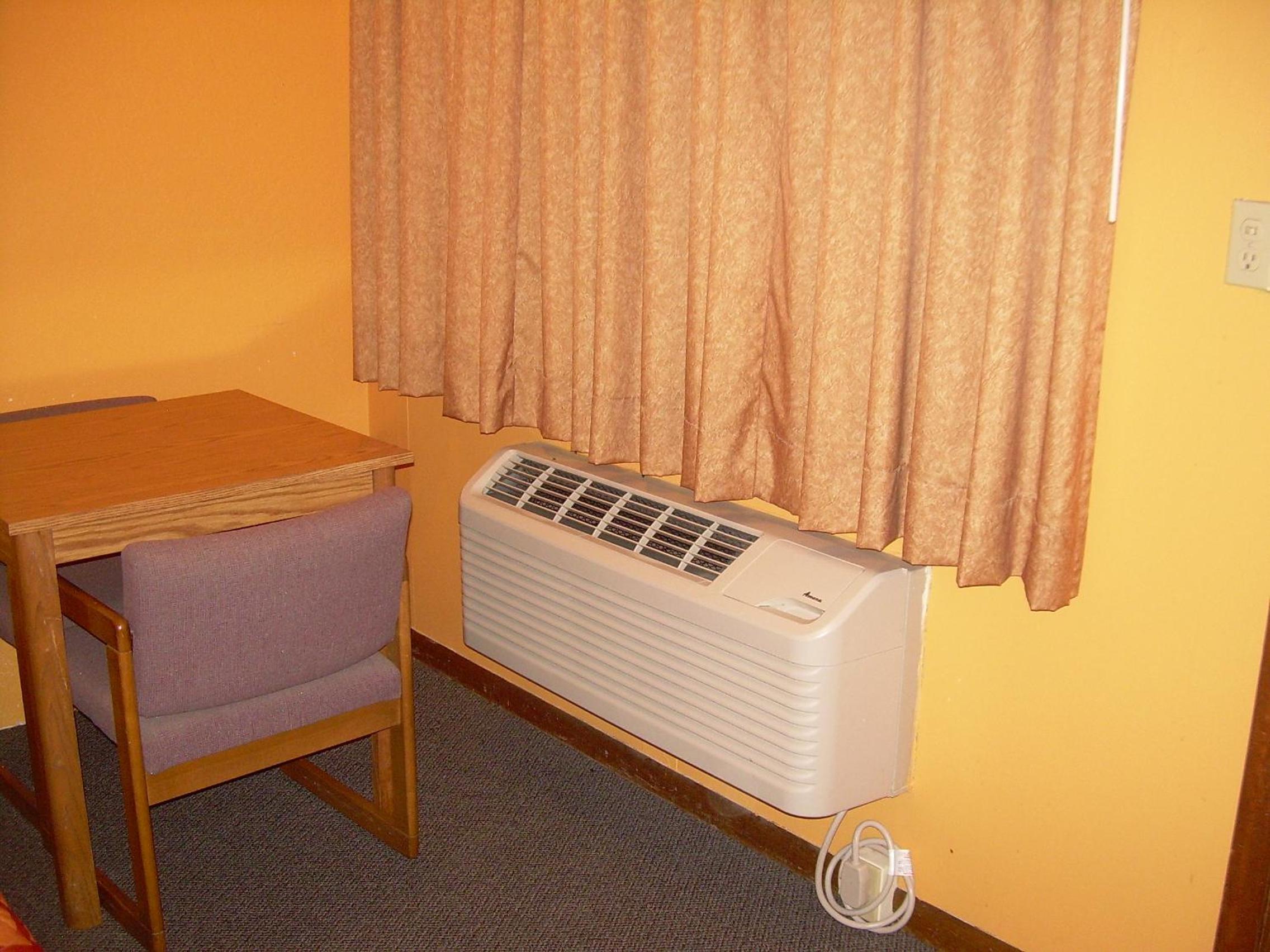 Budget Double Room photo 2