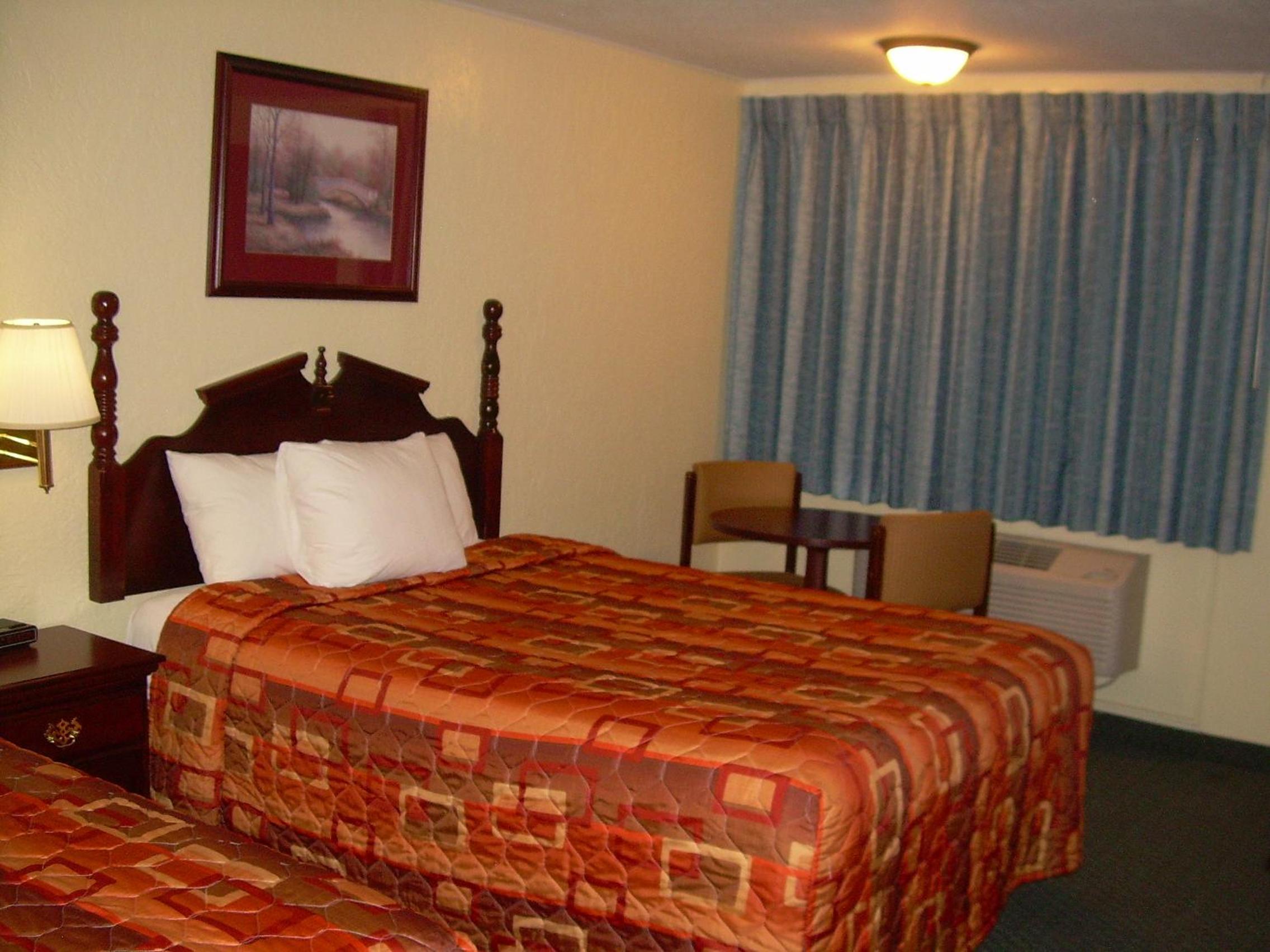Budget Double Room photo 3