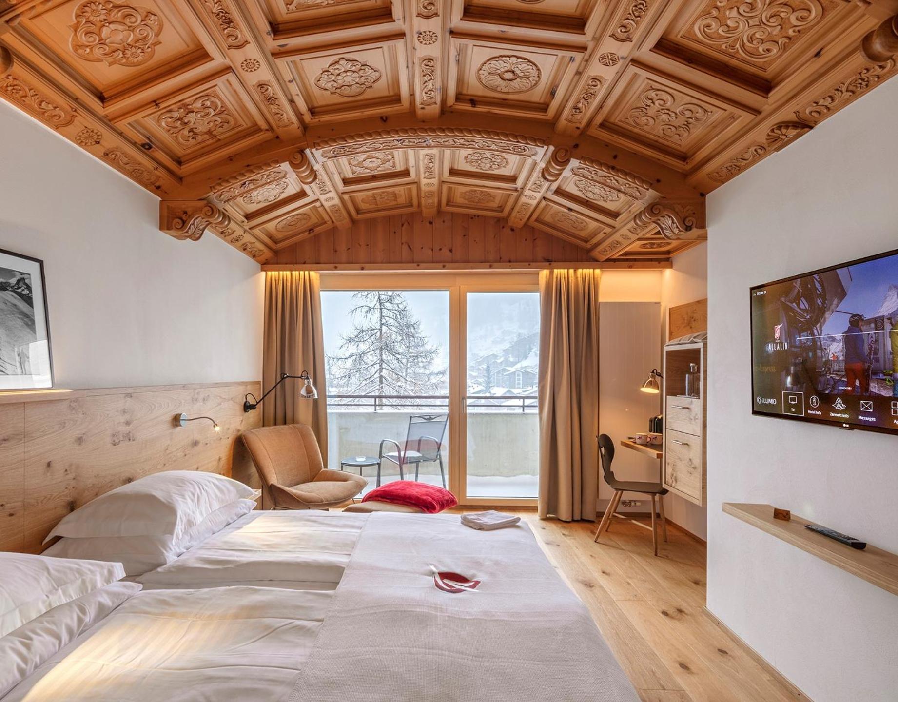 Superior Double Room with Mountain View - Photo 3