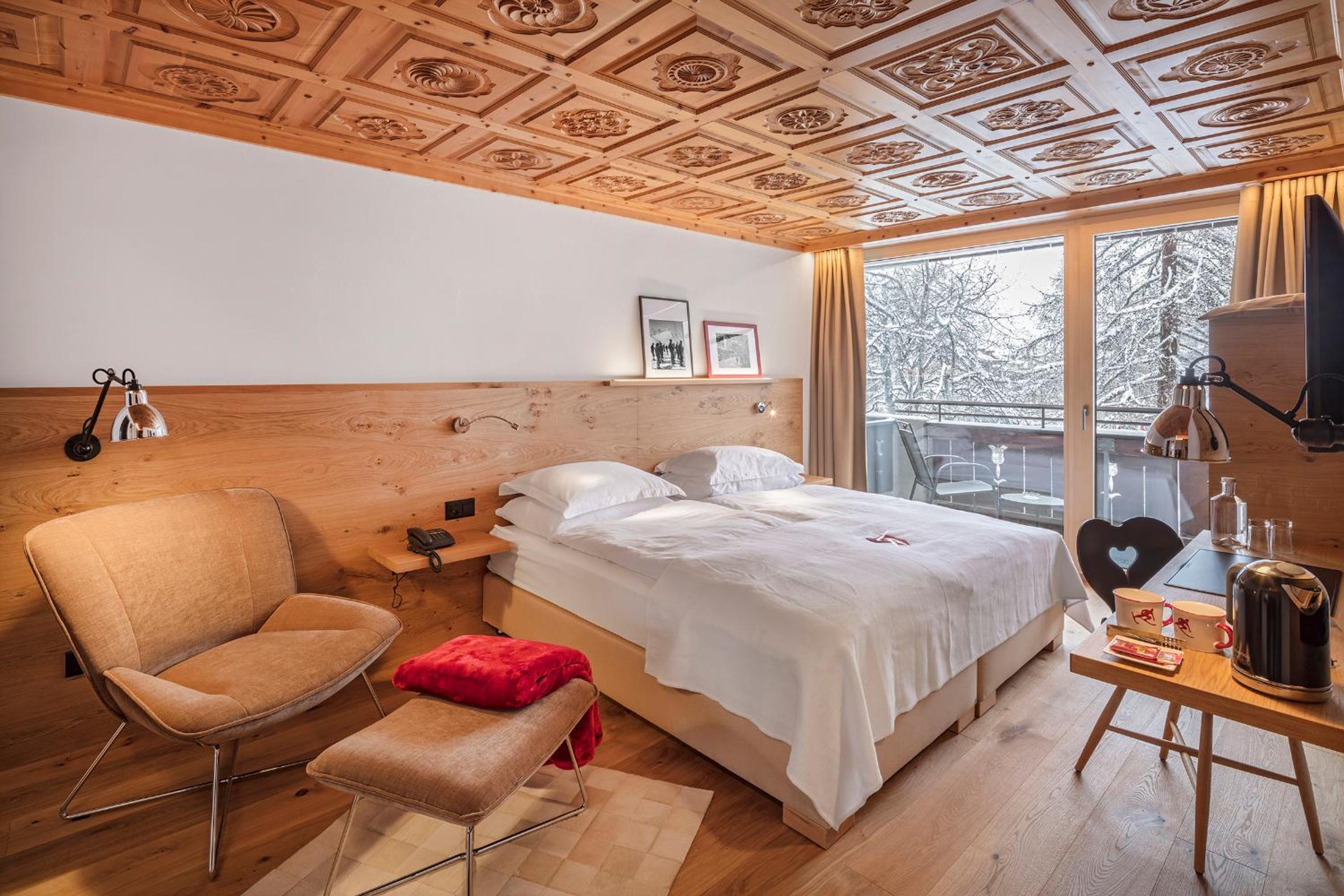 Deluxe Double Room with Matterhorn View - Photo 1