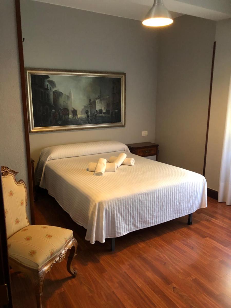 Deluxe Double Room with Shower