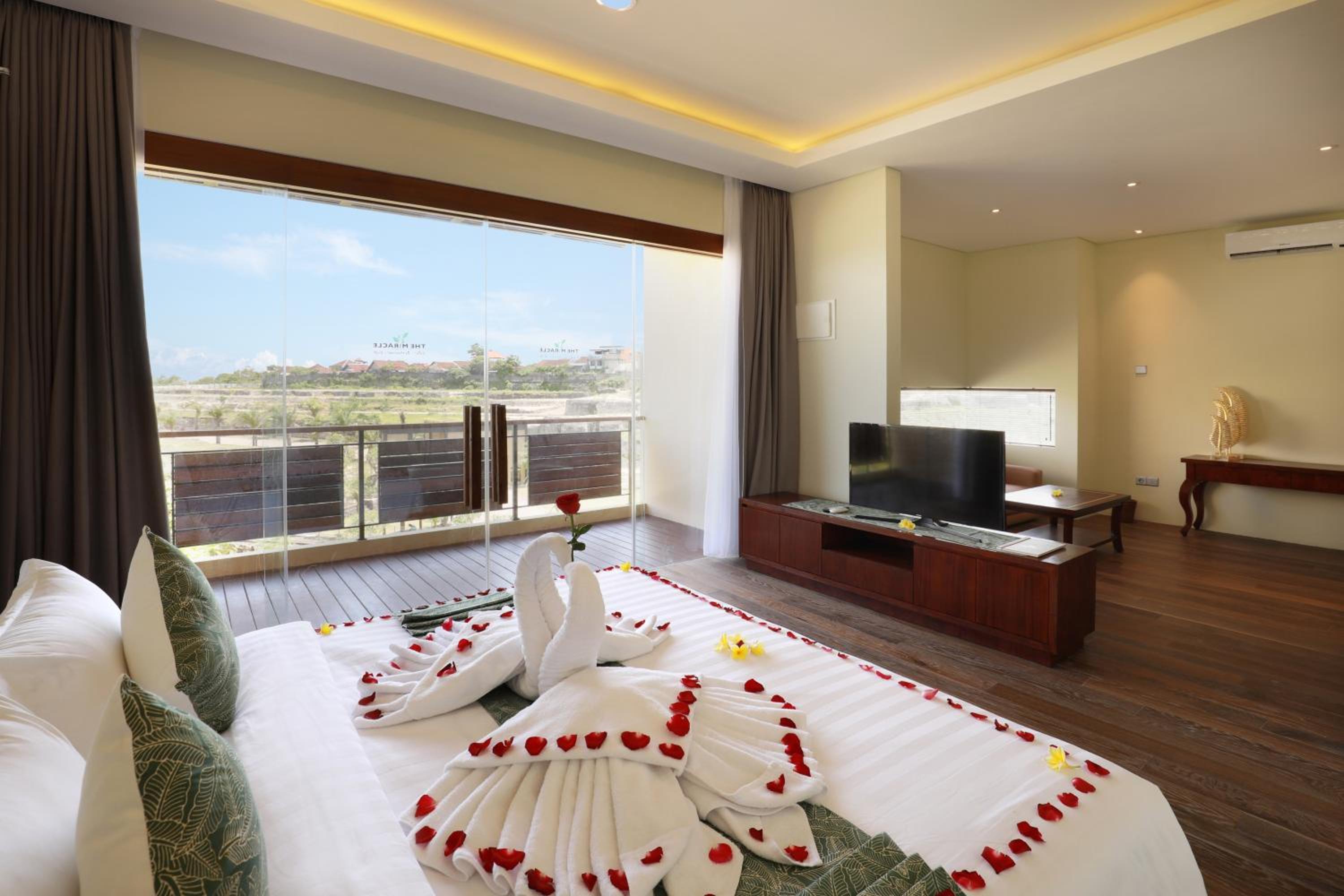 Three-Bedroom Villa photo 2