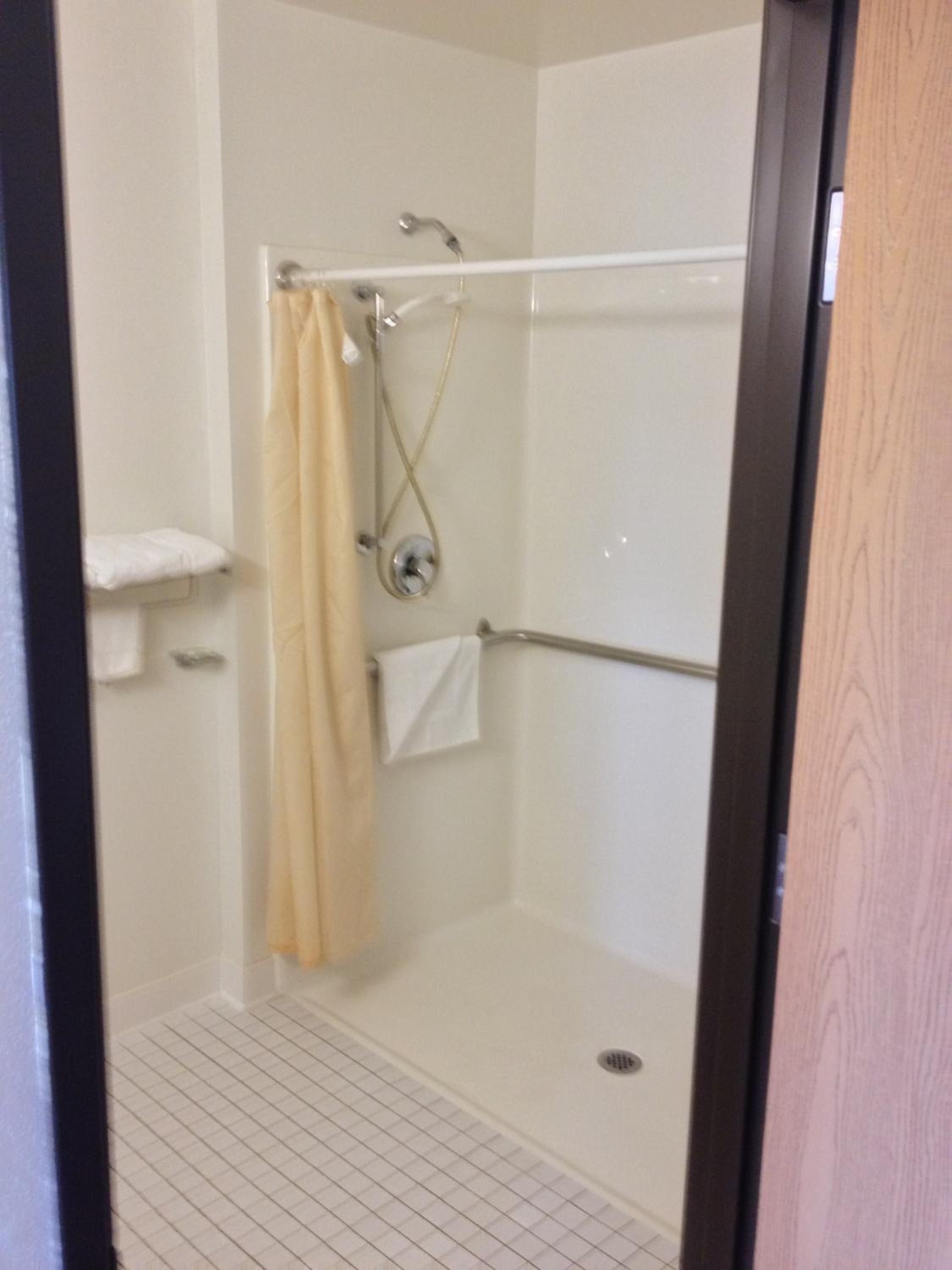 Queen Room - Disability Access